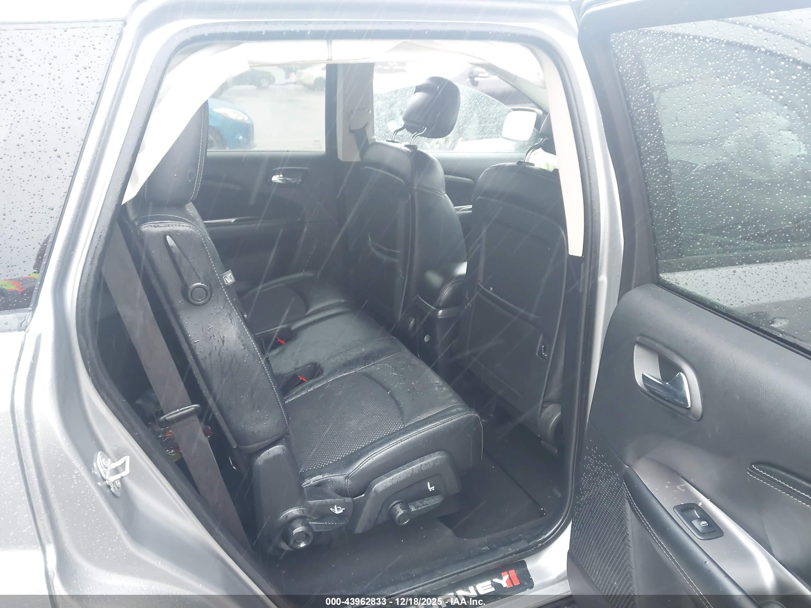 2018 Dodge Journey Crossroad Silver vin: 3C4PDCGG4JT475744