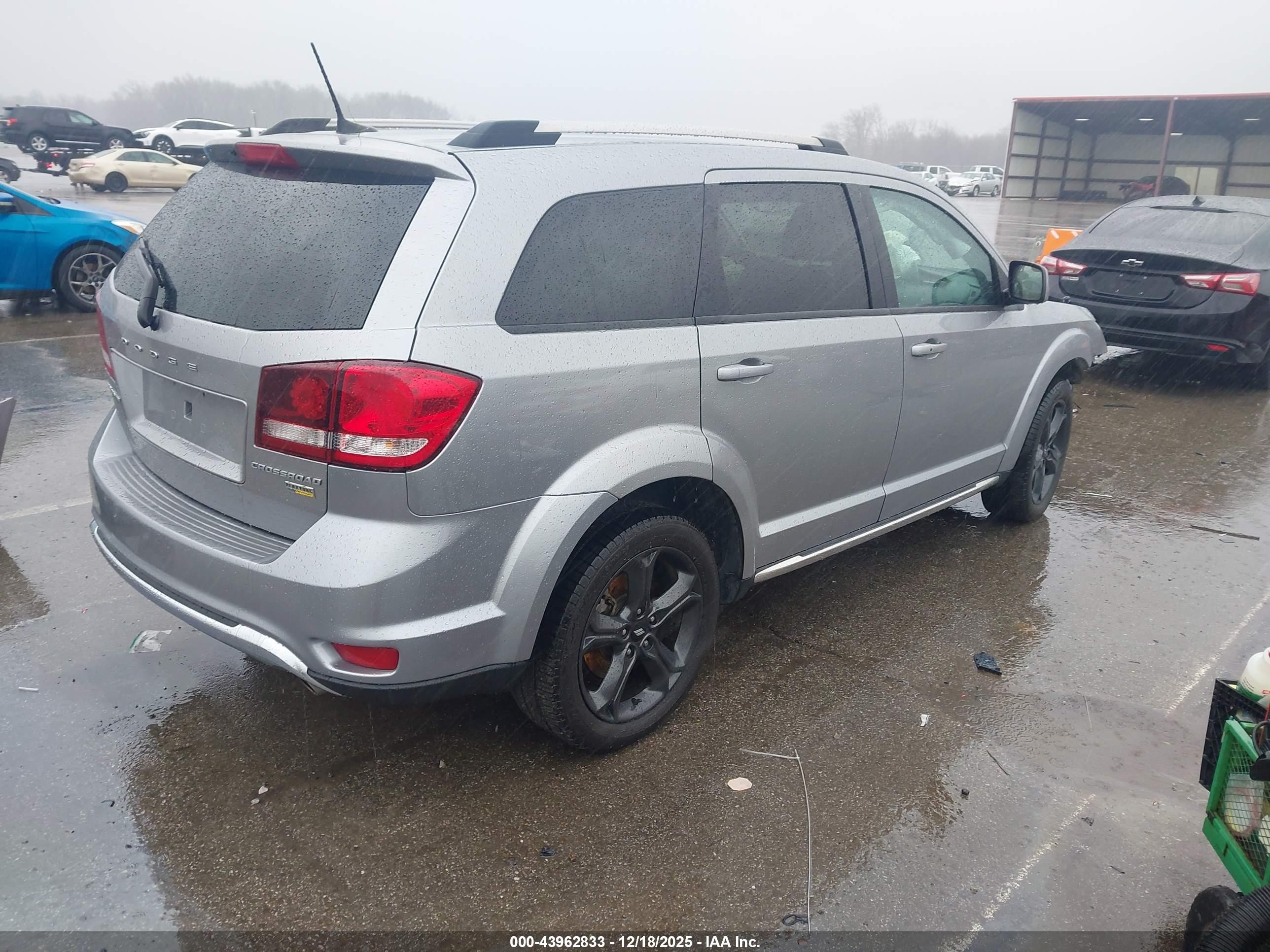 2018 Dodge Journey Crossroad Silver vin: 3C4PDCGG4JT475744