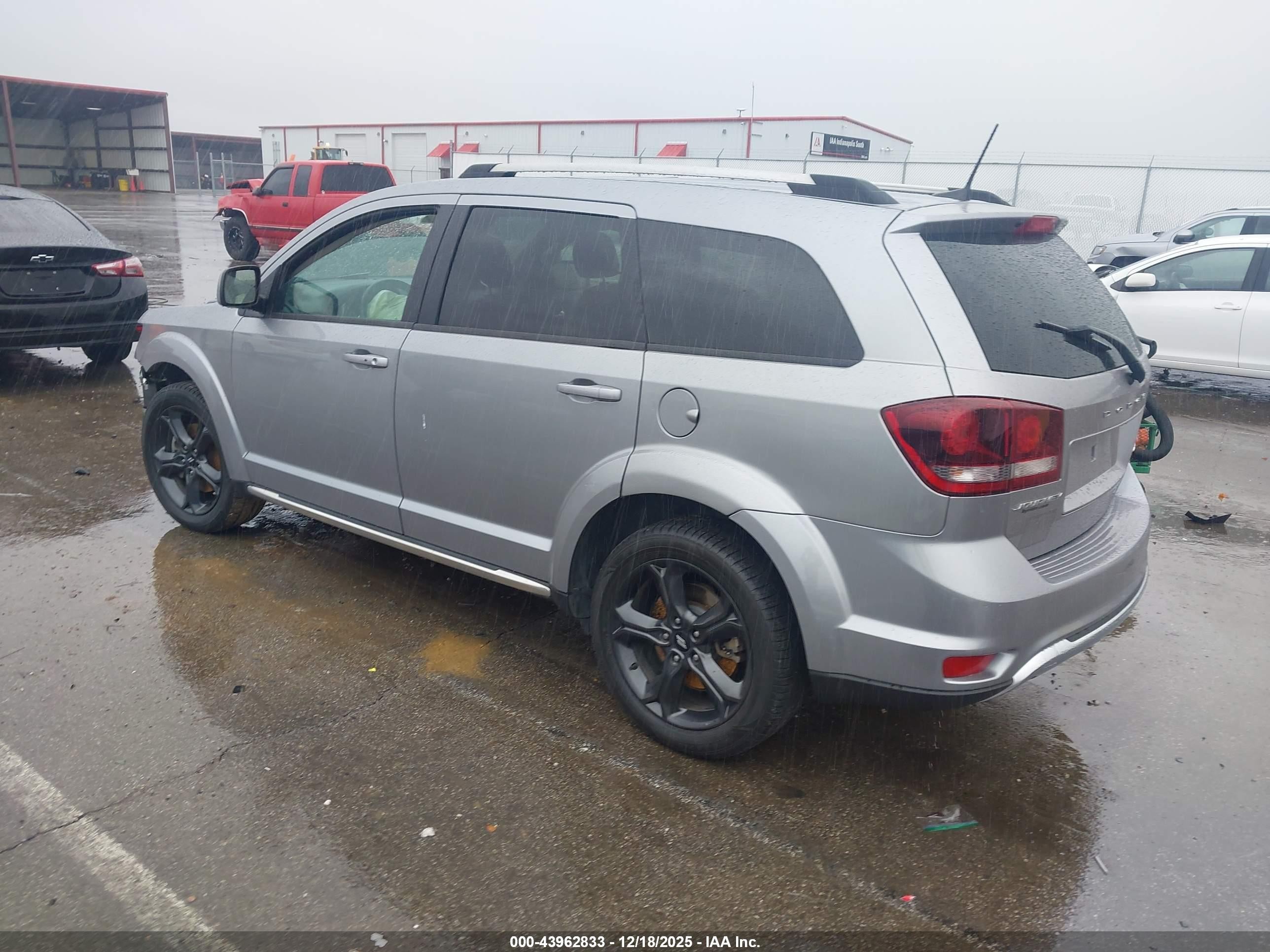 2018 Dodge Journey Crossroad Silver vin: 3C4PDCGG4JT475744