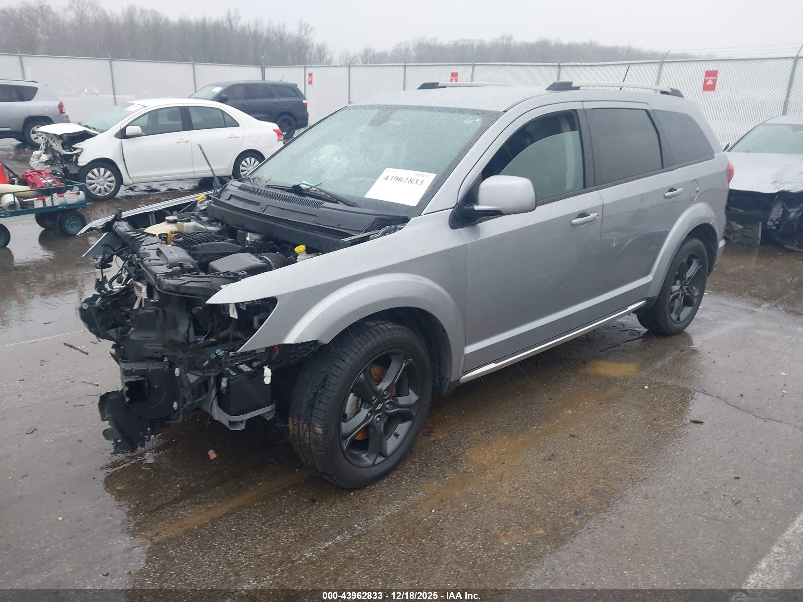 2018 Dodge Journey Crossroad Silver vin: 3C4PDCGG4JT475744