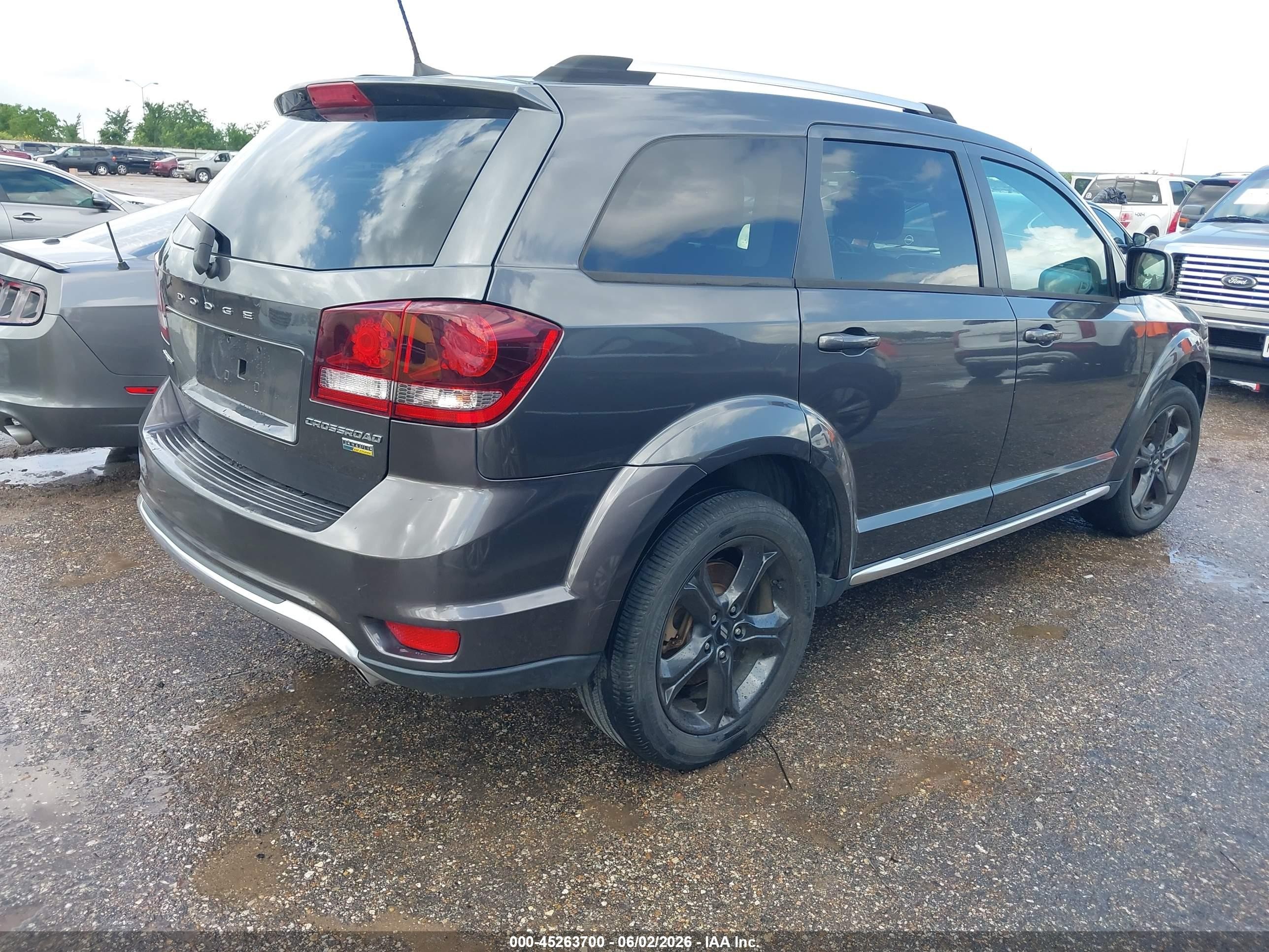 2019 Dodge Journey Crossroad Gray vin: 3C4PDCGG8KT783226