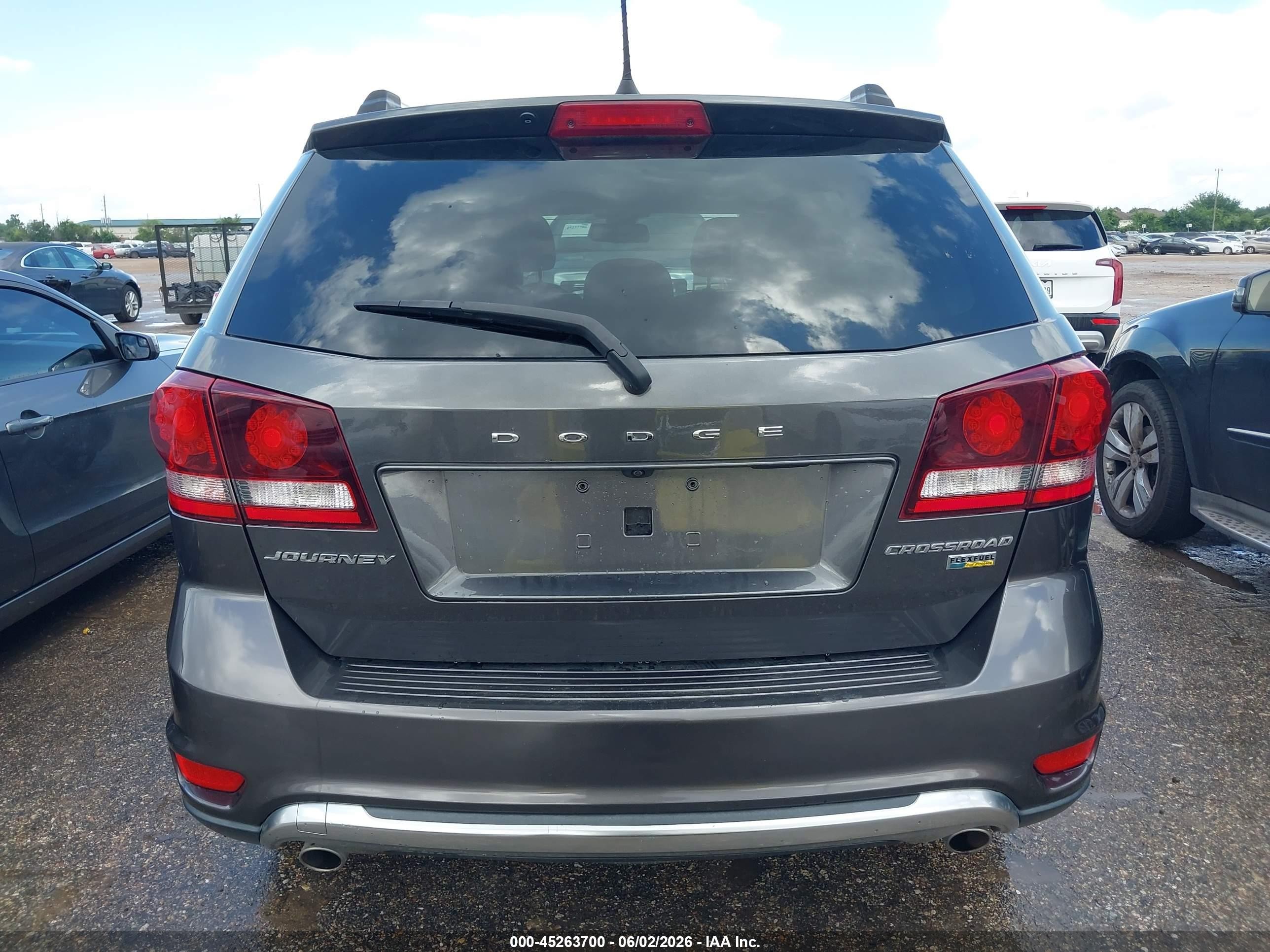 2019 Dodge Journey Crossroad Gray vin: 3C4PDCGG8KT783226
