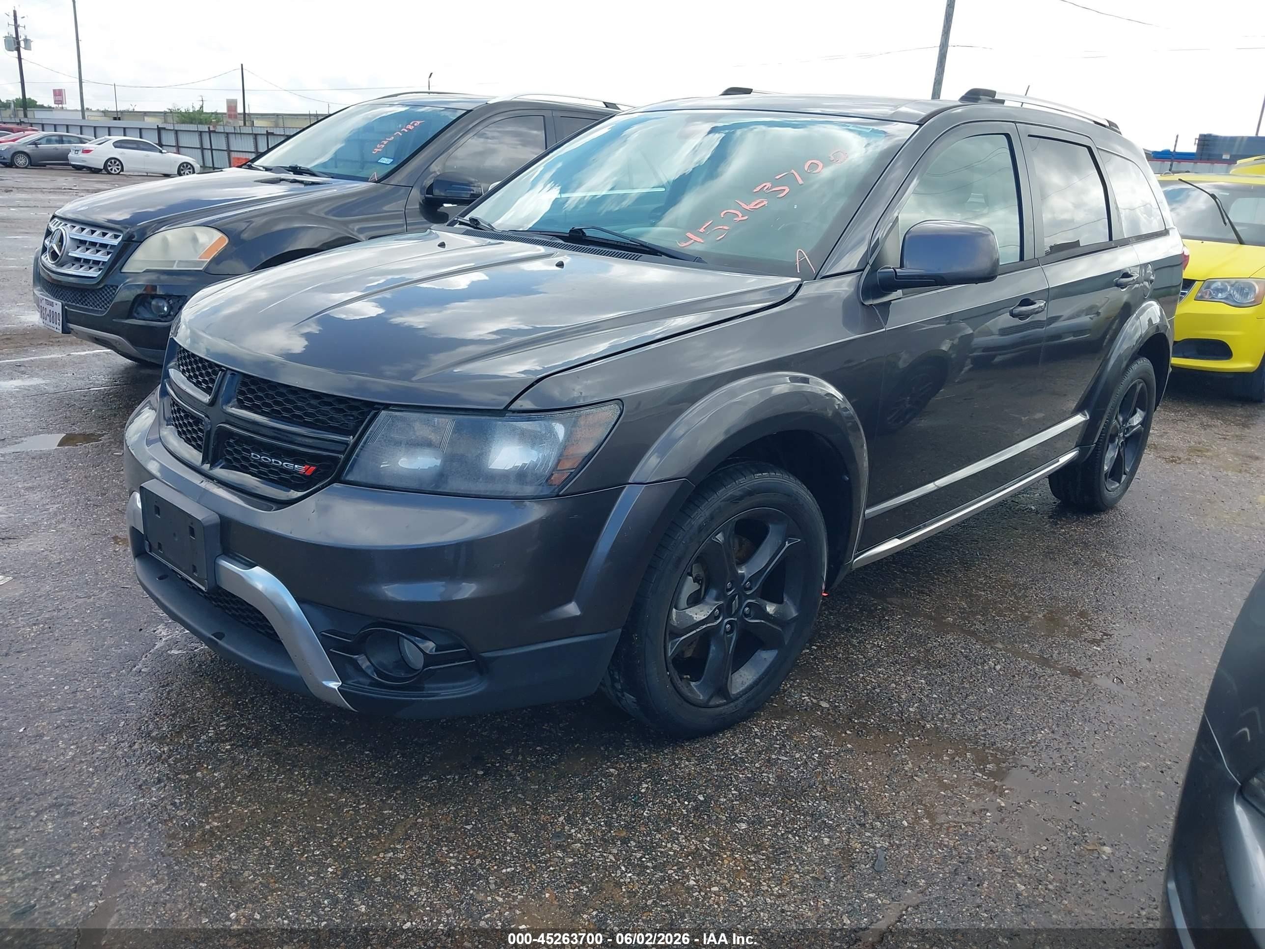 2019 Dodge Journey Crossroad Gray vin: 3C4PDCGG8KT783226