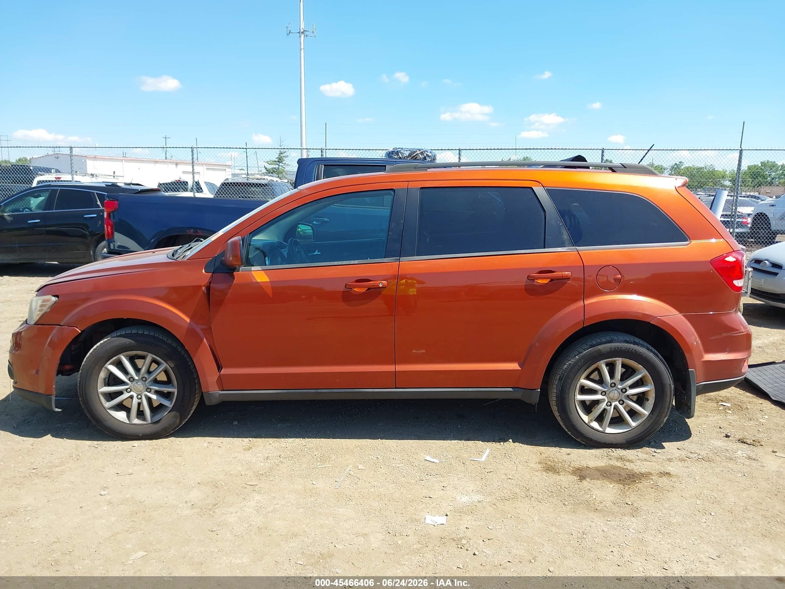 2013 Dodge Journey Sxt Orange vin: 3C4PDDBG8DT588291