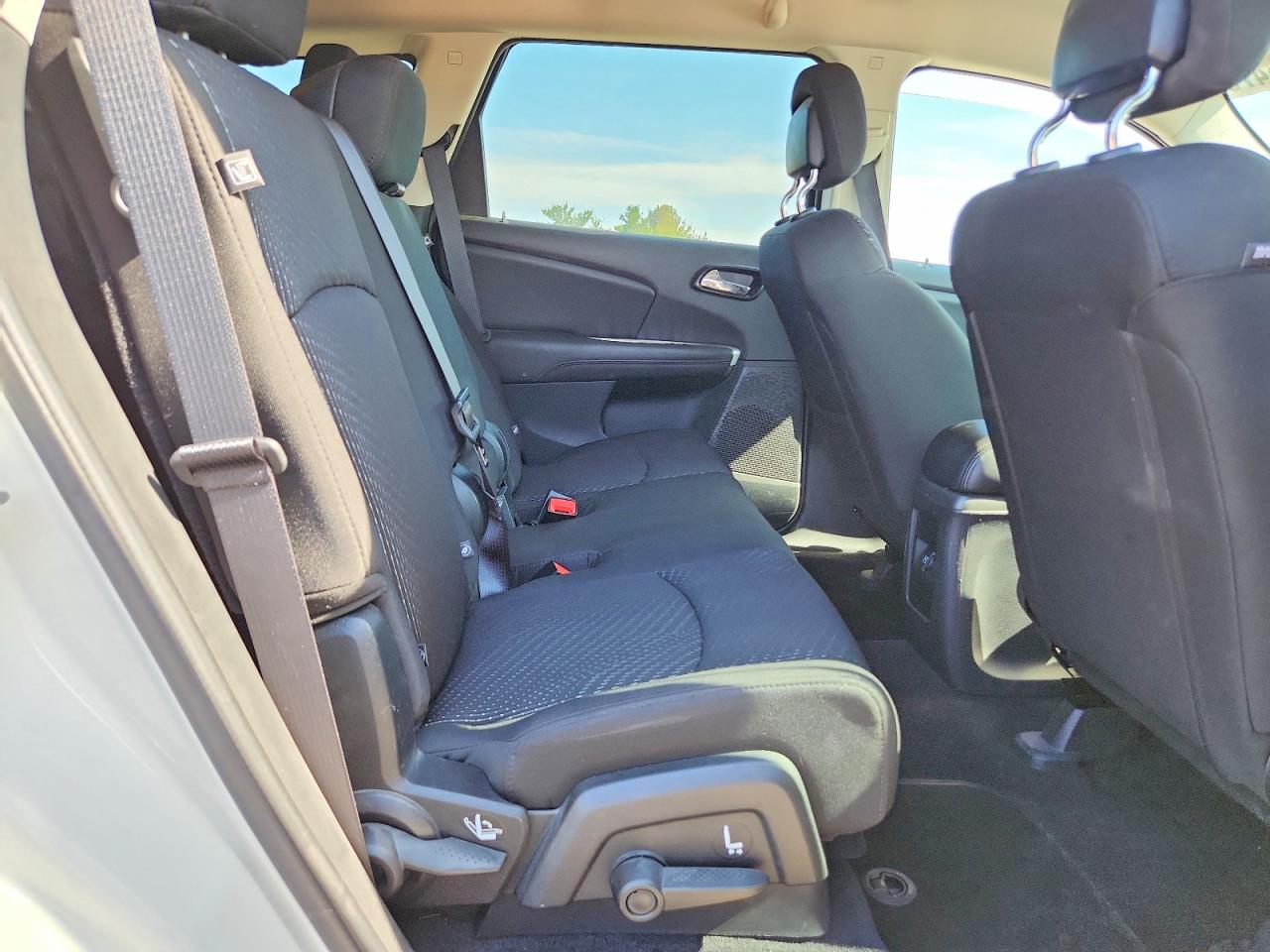 2015 Dodge Journey Sxt White vin: 3C4PDDBG8FT606615