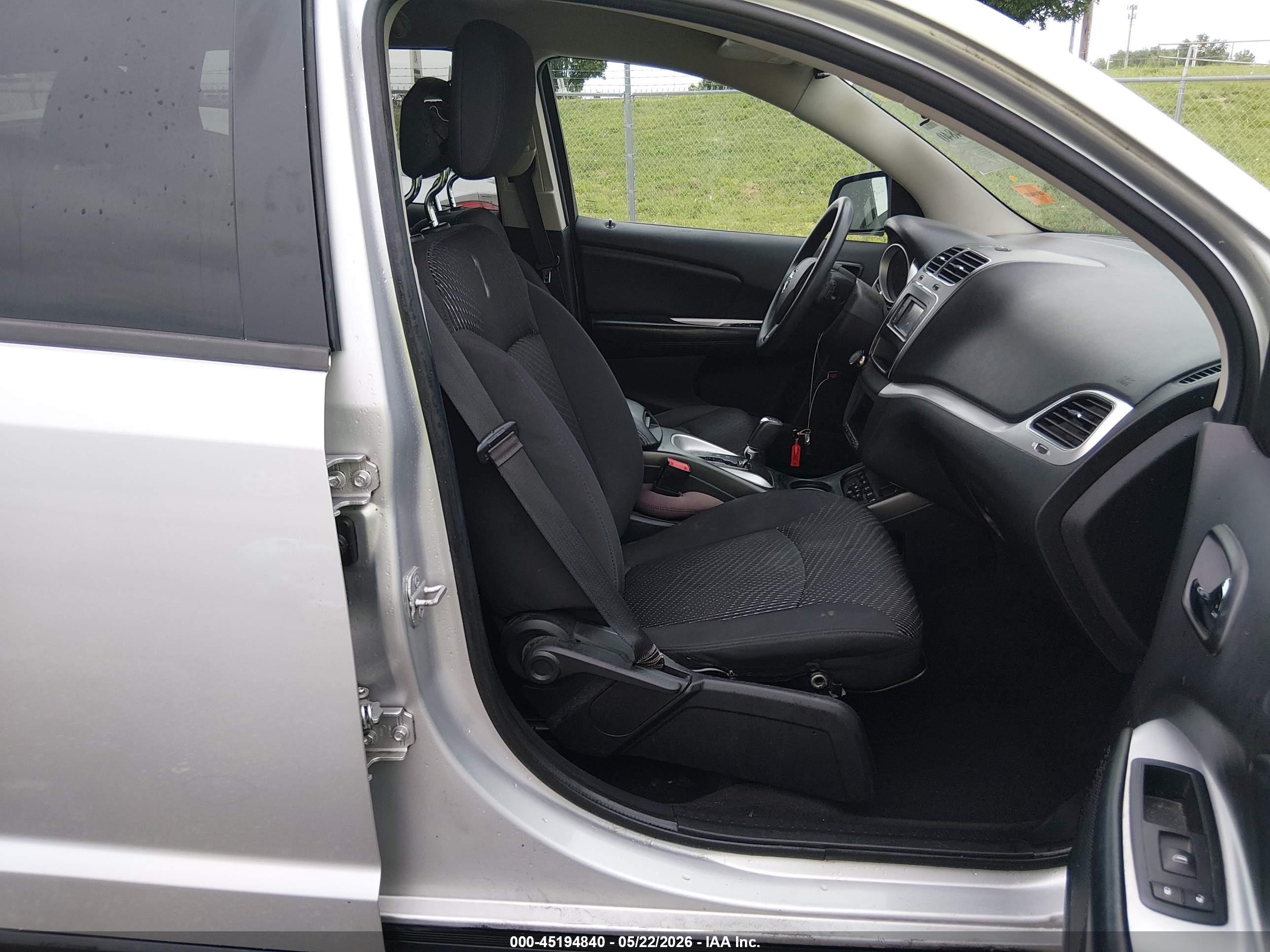 2014 Dodge Journey Sxt Silver vin: 3C4PDDBG9ET302014