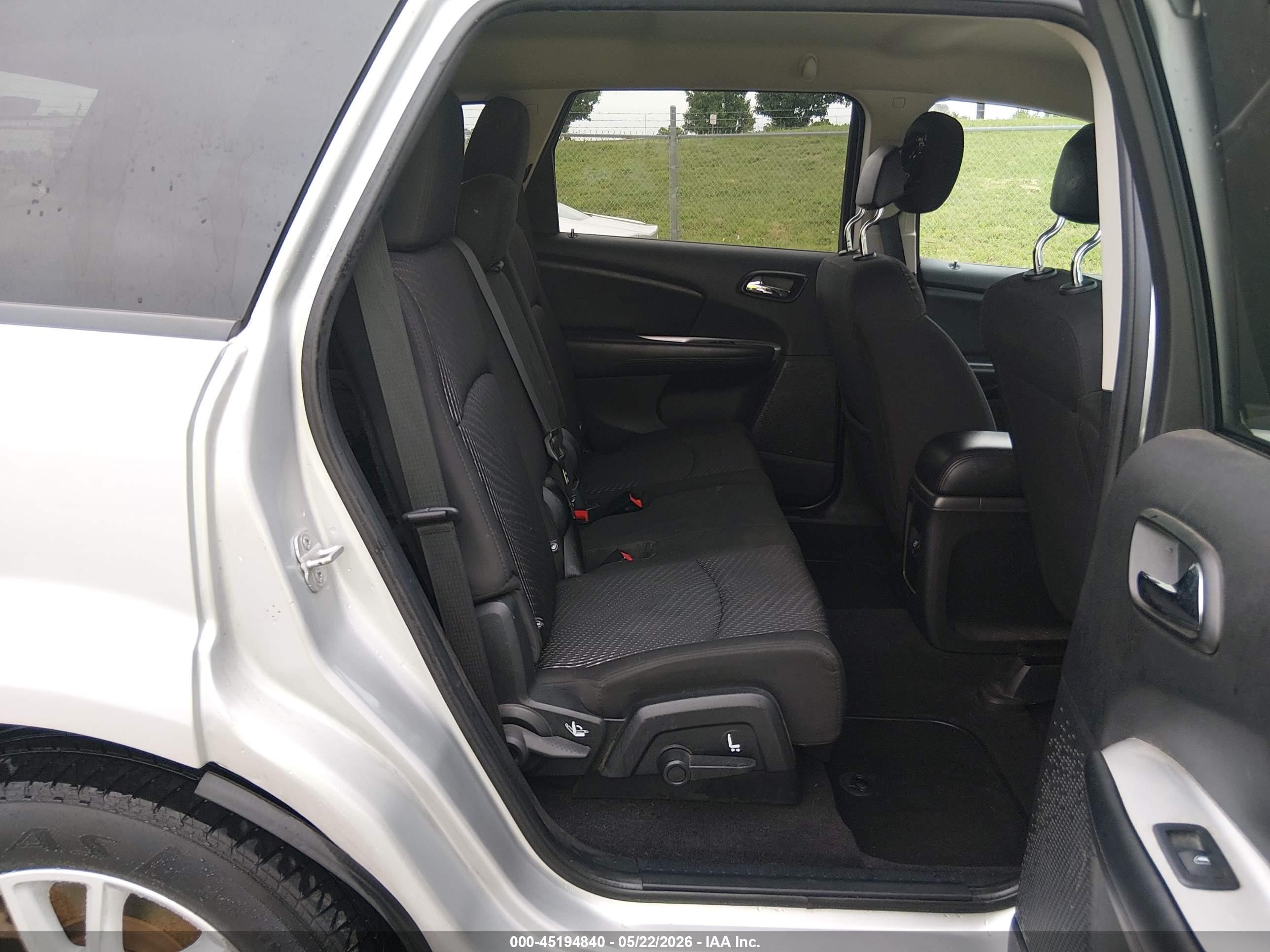 2014 Dodge Journey Sxt Silver vin: 3C4PDDBG9ET302014