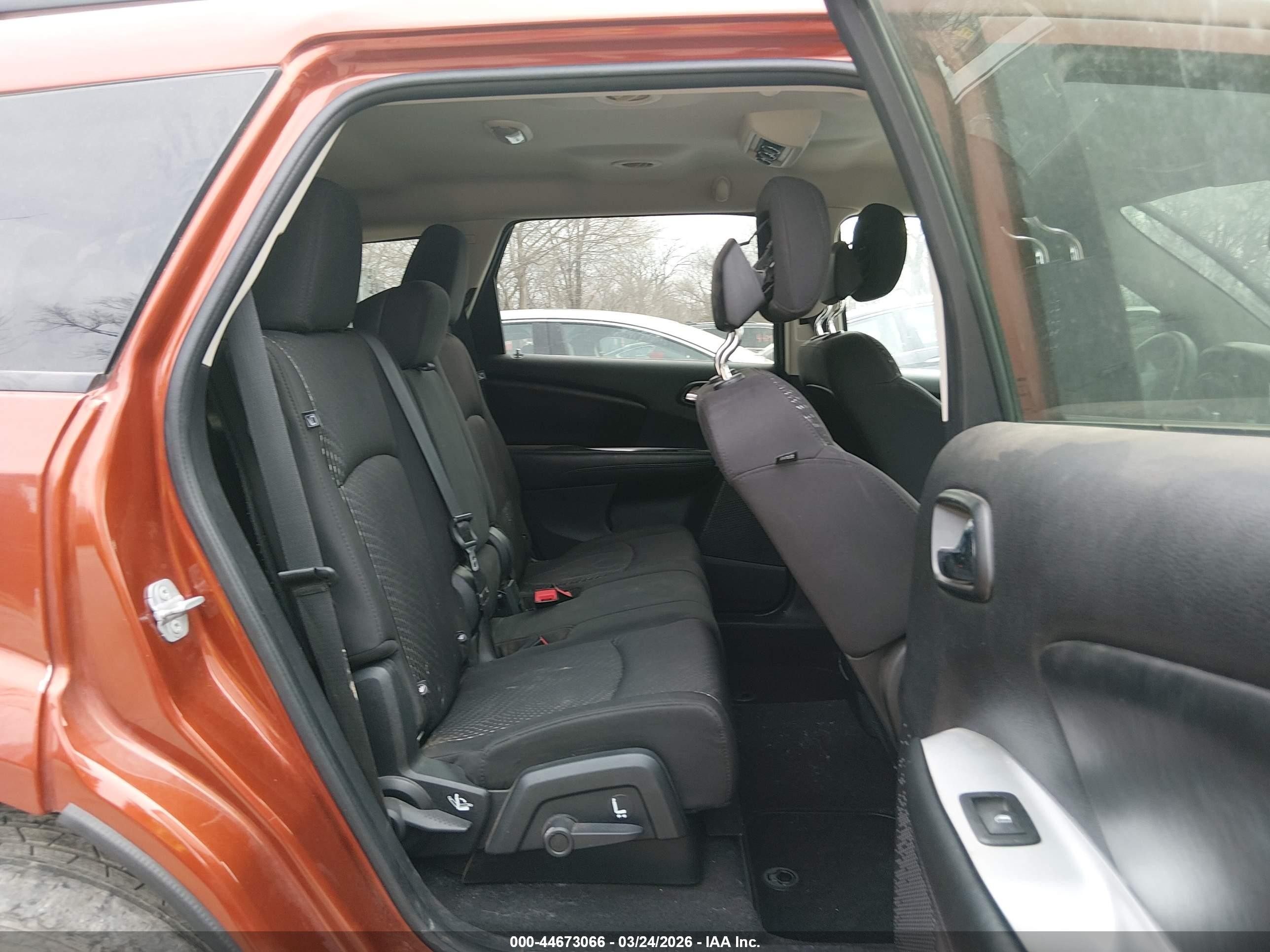 2014 Dodge Journey Sxt Orange vin: 3C4PDDBGXET143133