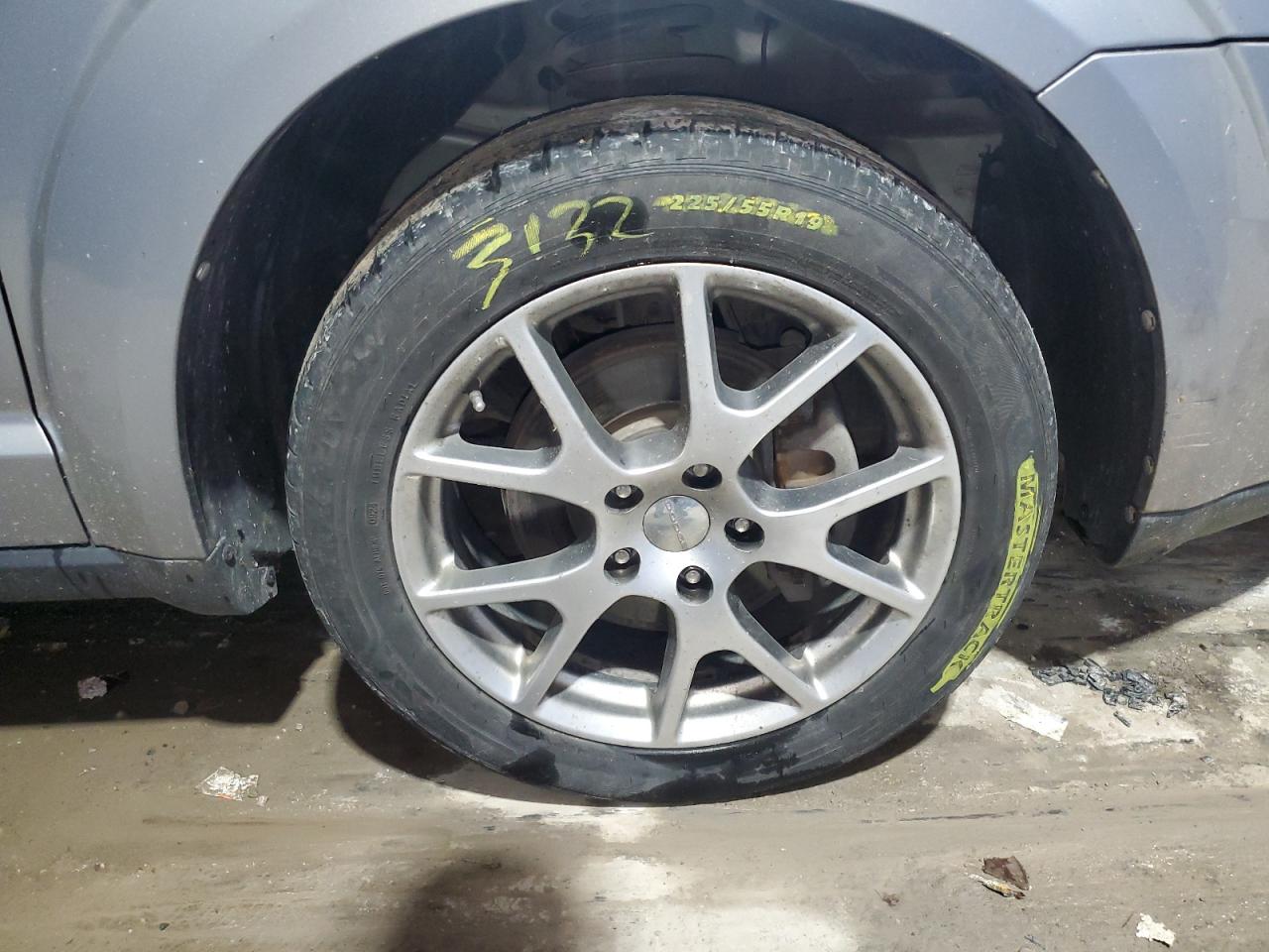 2015 Dodge Journey R Gray vin: 3C4PDDEG6FT688923 Damage: Right Front Tire, Worn, Replacement Required