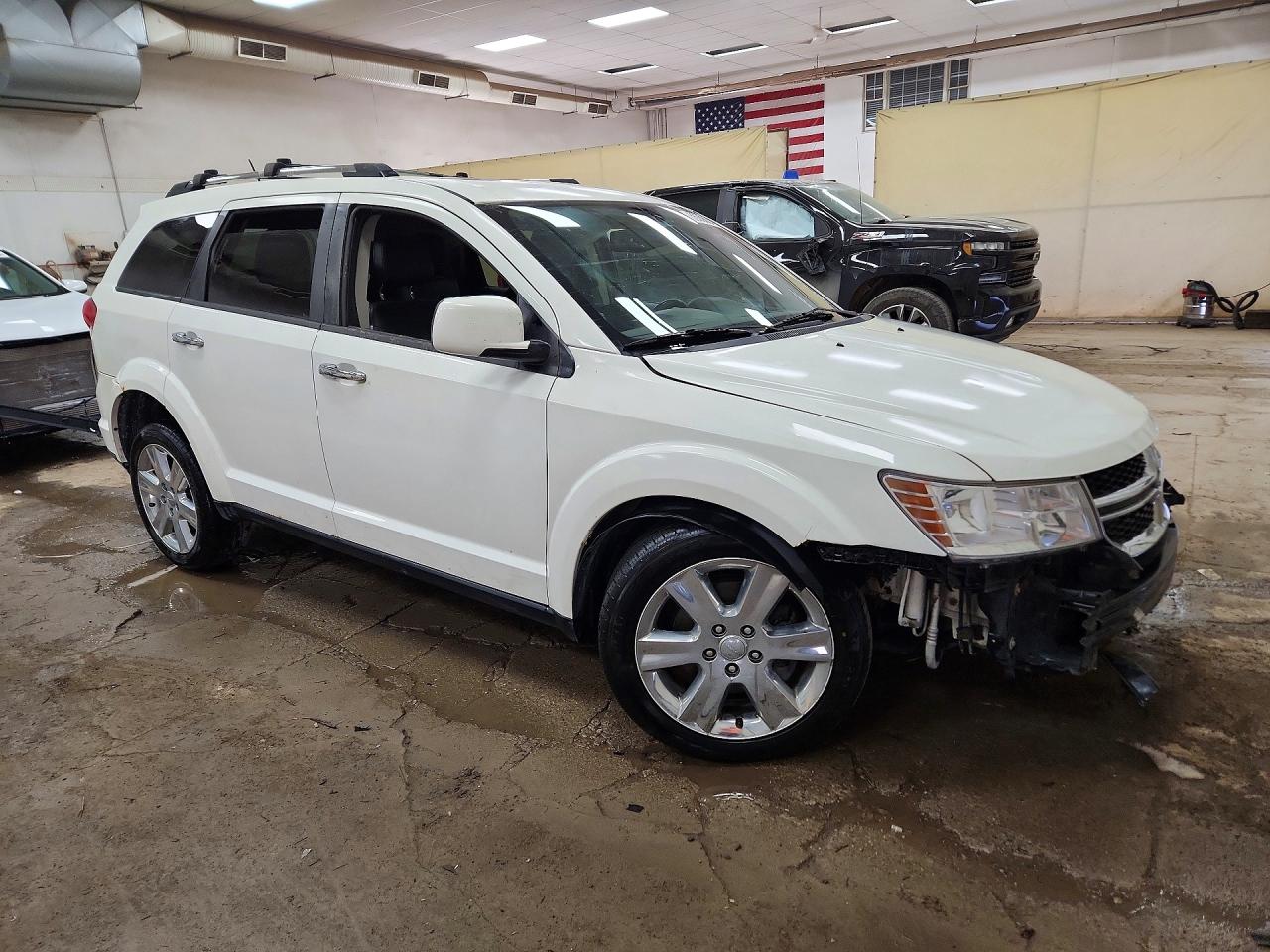 2014 Dodge Journey R White vin: 3C4PDDFG1ET237749