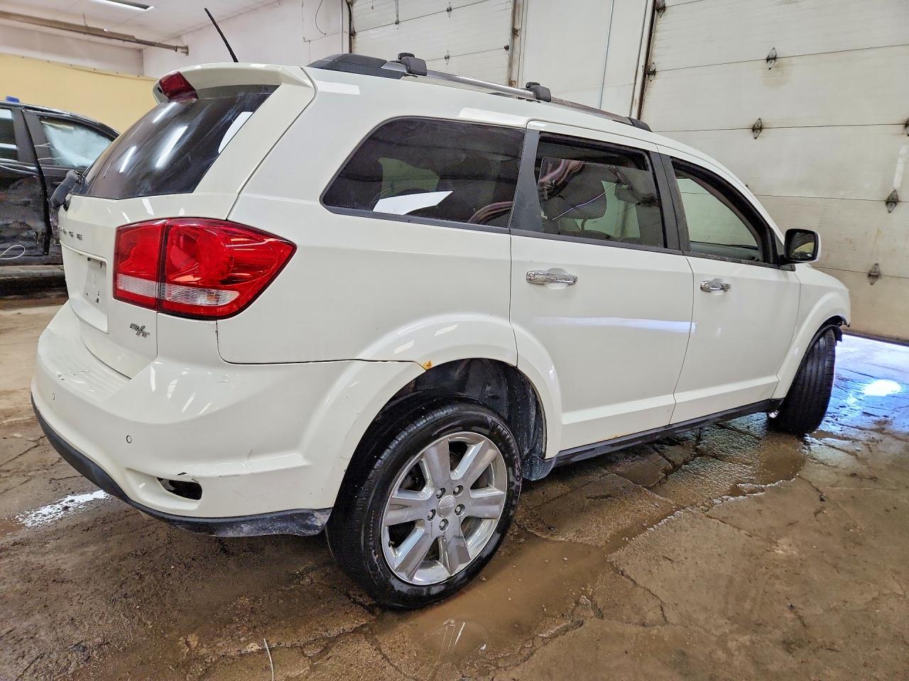 2014 Dodge Journey R White vin: 3C4PDDFG1ET237749