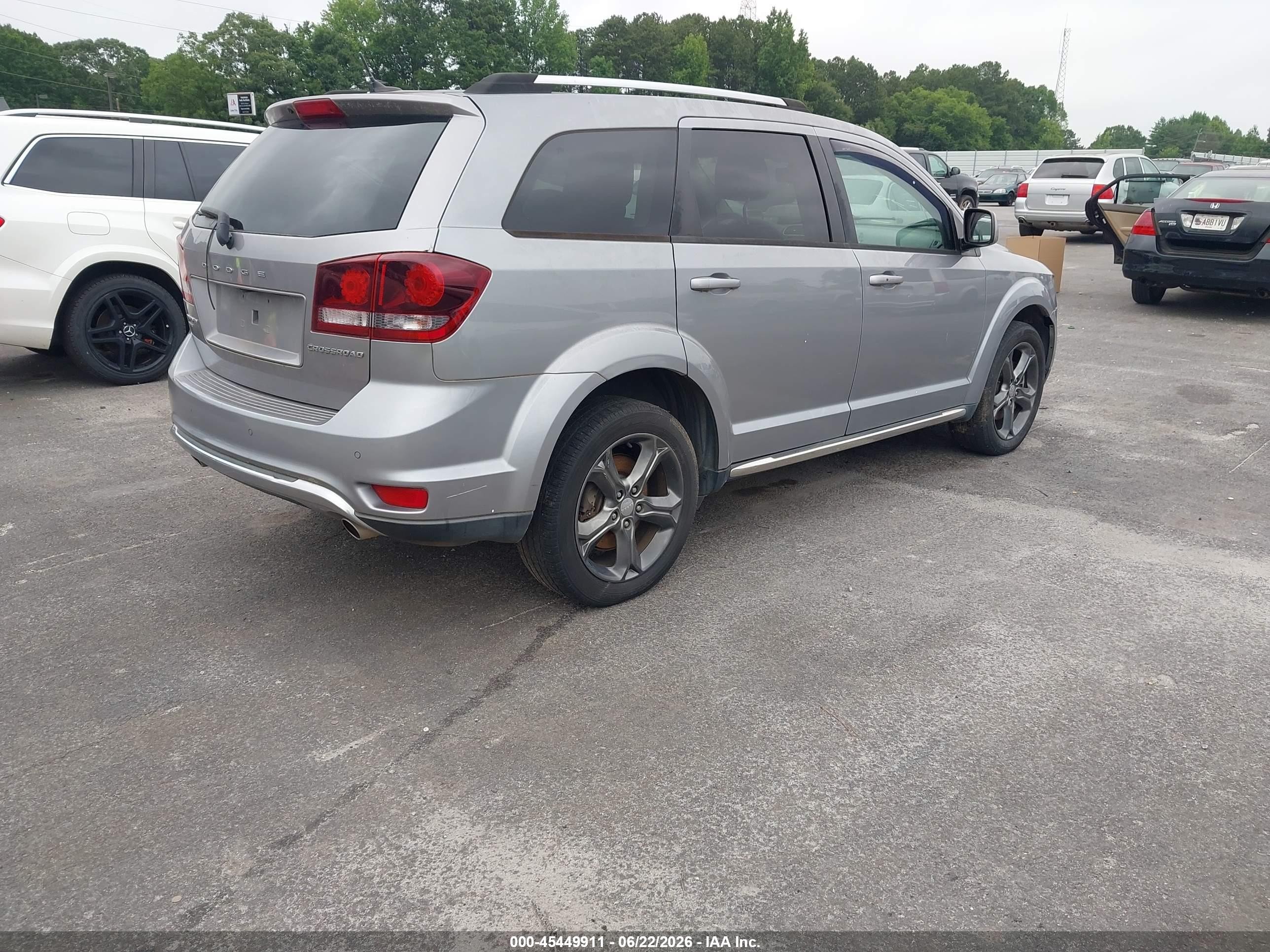 2015 Dodge Journey Crossroad Silver vin: 3C4PDDGG1FT725809