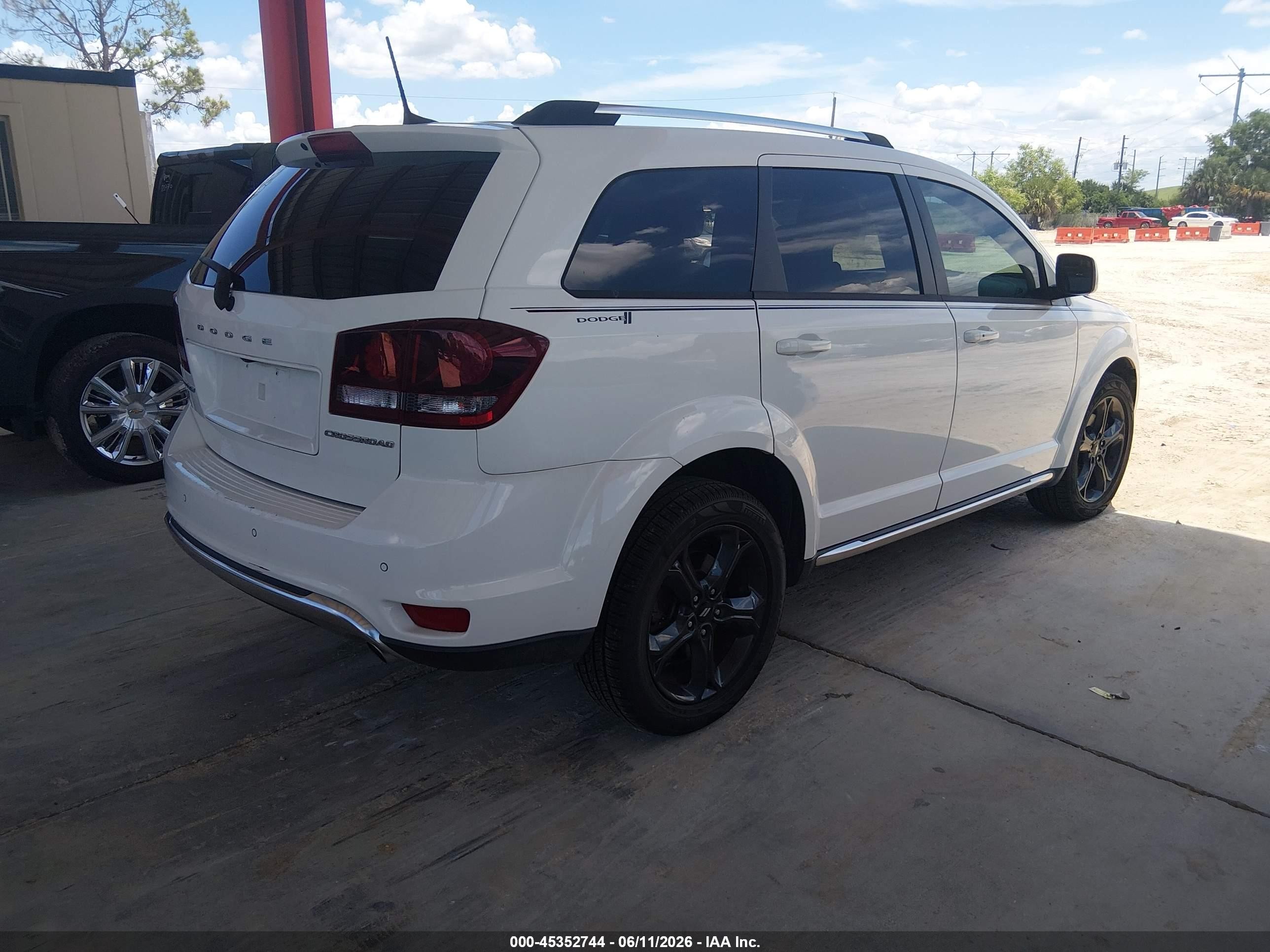 2018 Dodge Journey Crossroad Awd White vin: 3C4PDDGG7JT504353