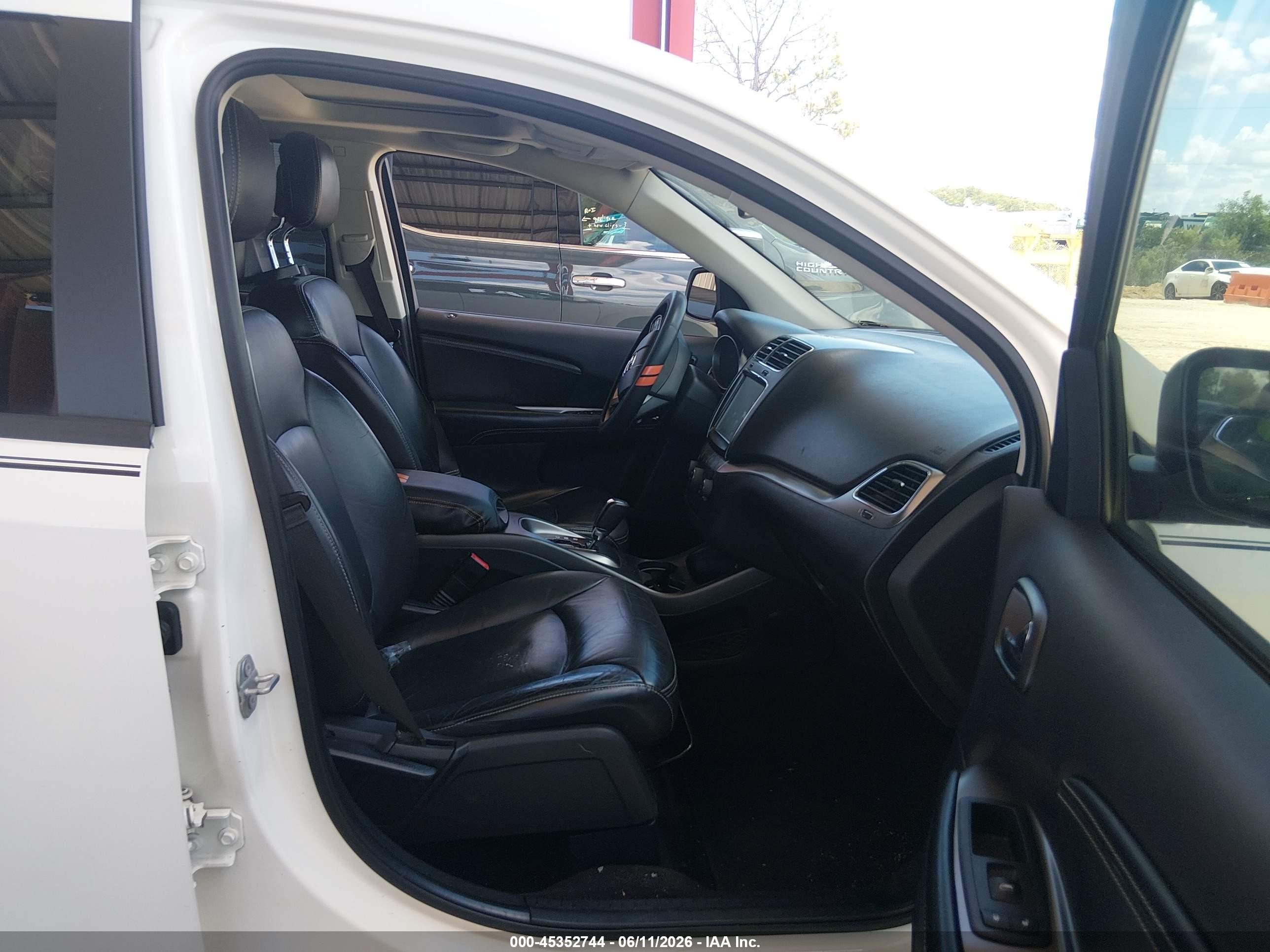 2018 Dodge Journey Crossroad Awd White vin: 3C4PDDGG7JT504353