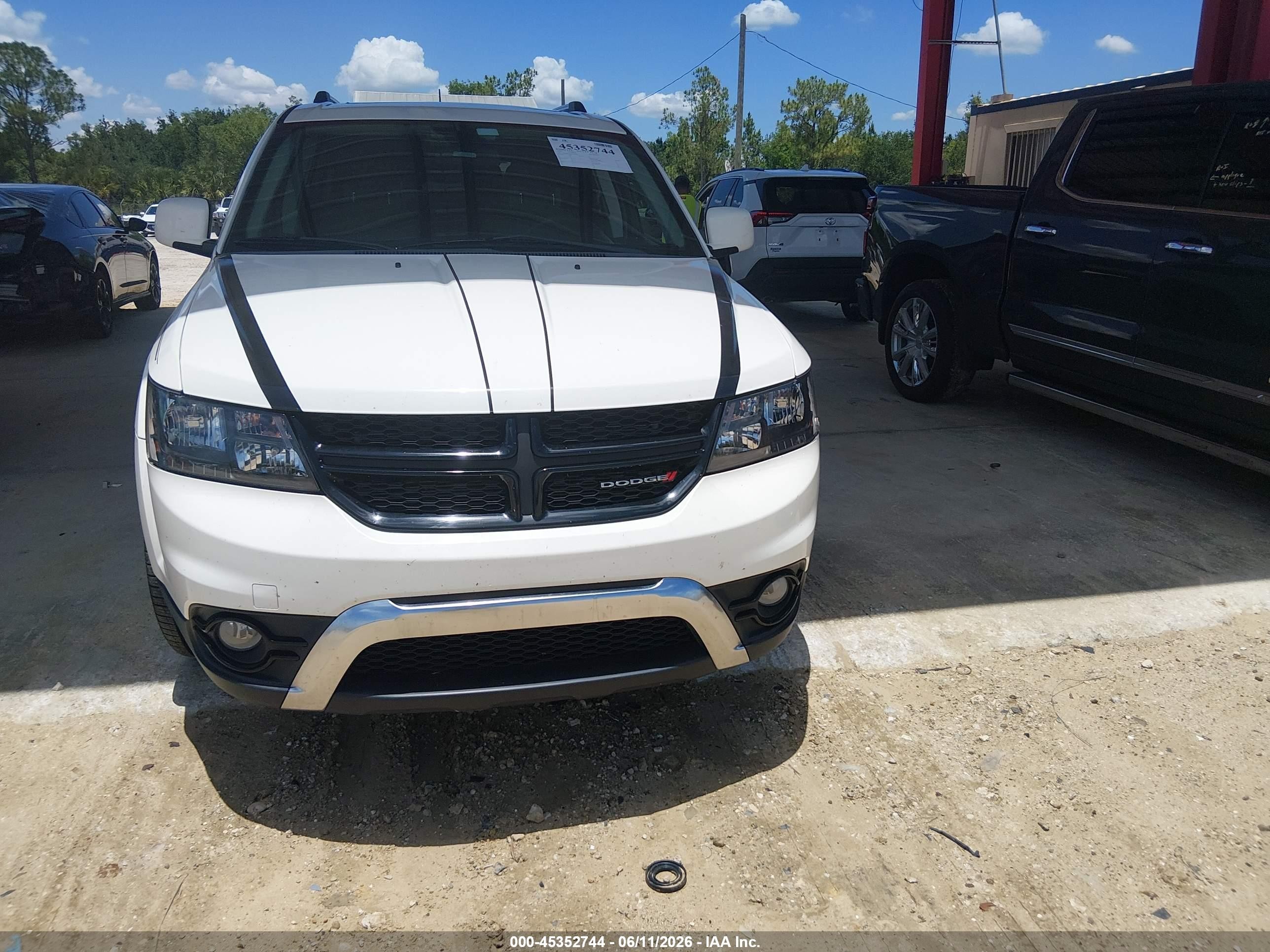 2018 Dodge Journey Crossroad Awd White vin: 3C4PDDGG7JT504353