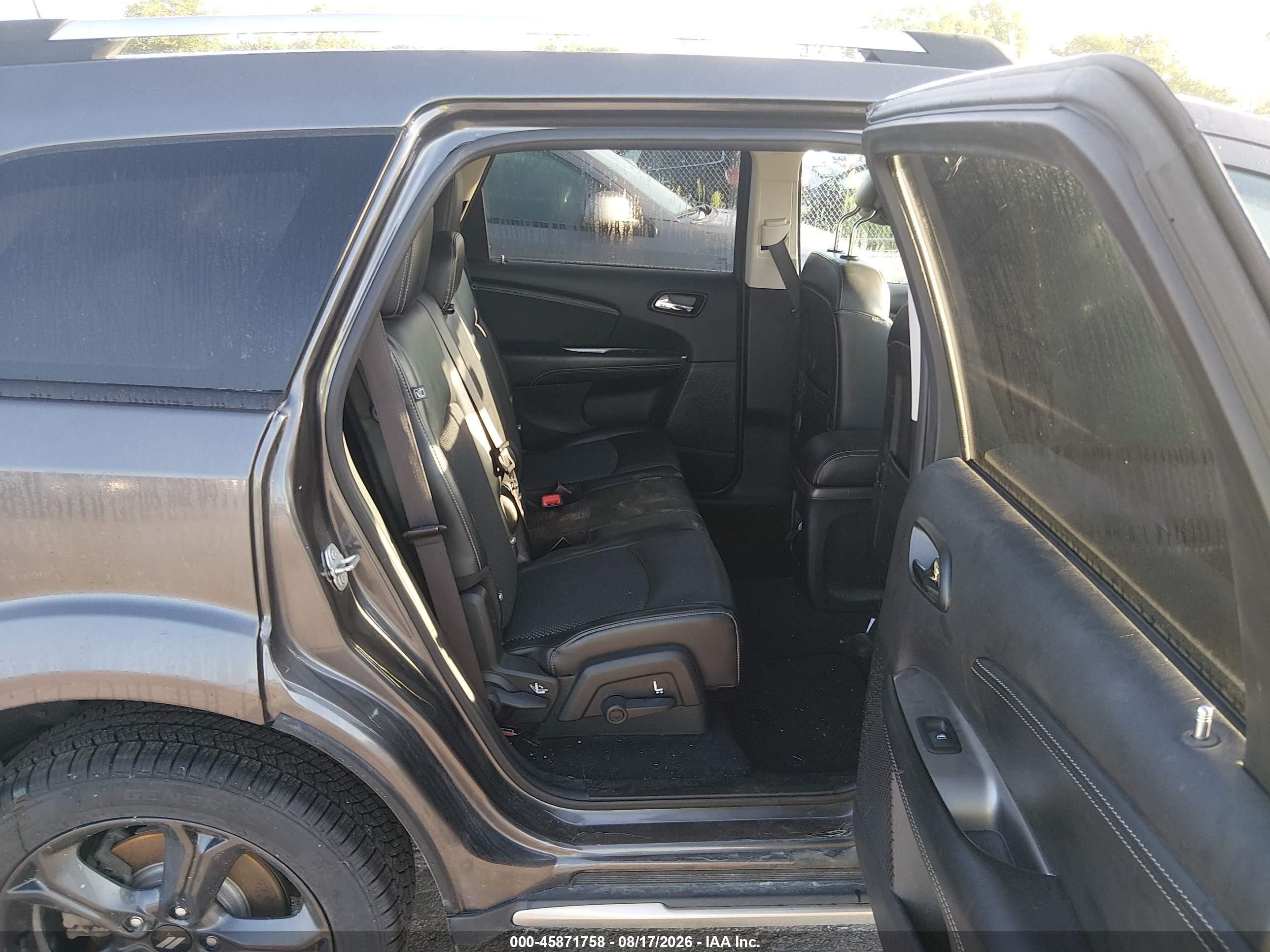 2018 Dodge Journey Crossroad Awd Beige vin: 3C4PDDGG9JT516780