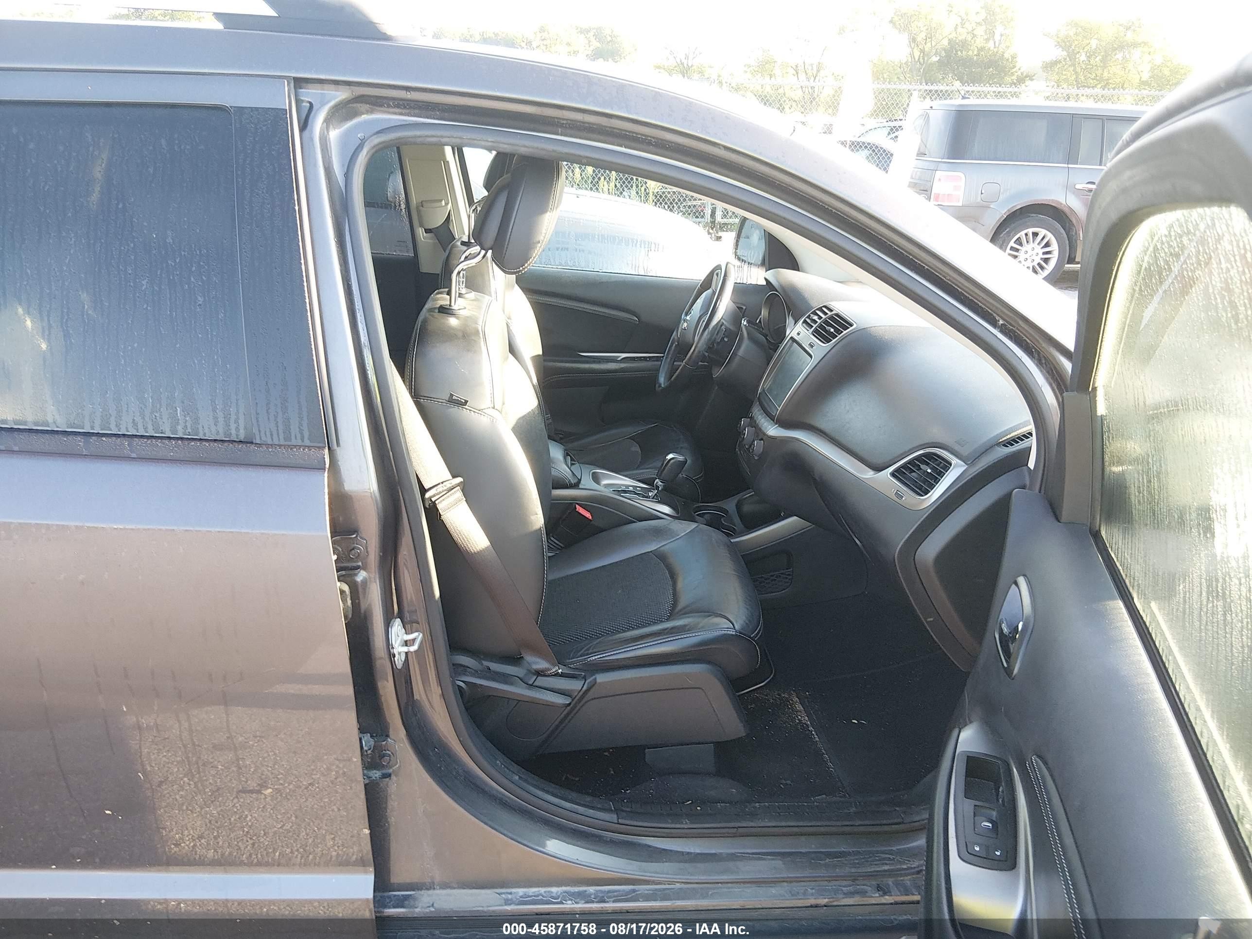 2018 Dodge Journey Crossroad Awd Beige vin: 3C4PDDGG9JT516780