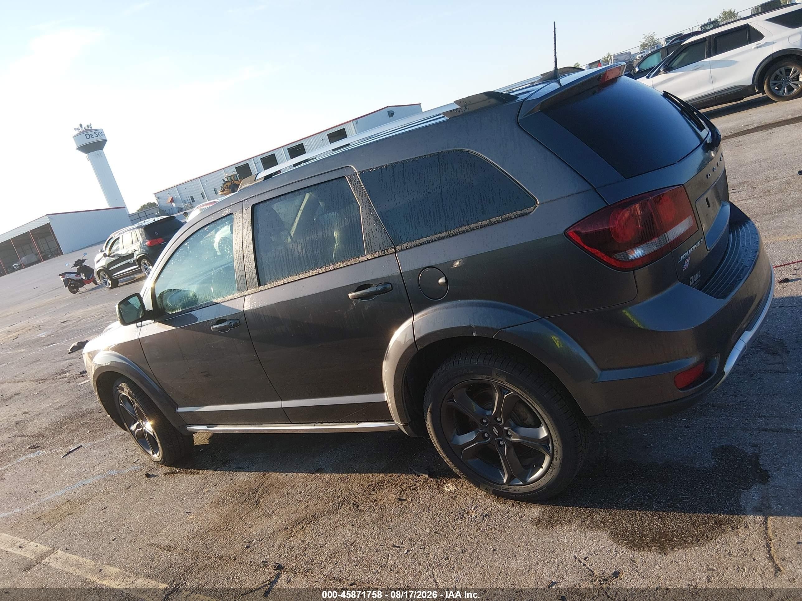 2018 Dodge Journey Crossroad Awd Beige vin: 3C4PDDGG9JT516780