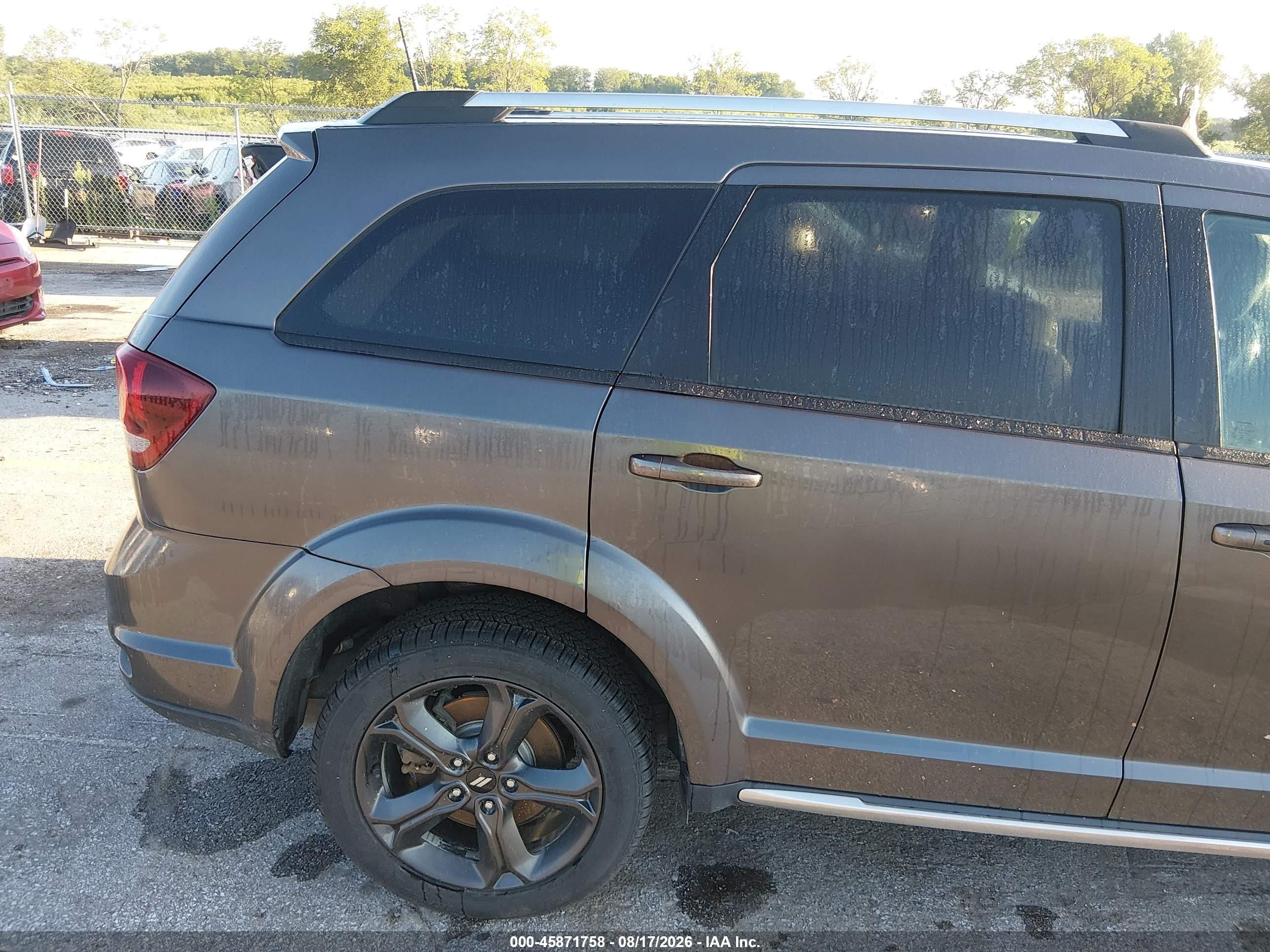 2018 Dodge Journey Crossroad Awd Beige vin: 3C4PDDGG9JT516780