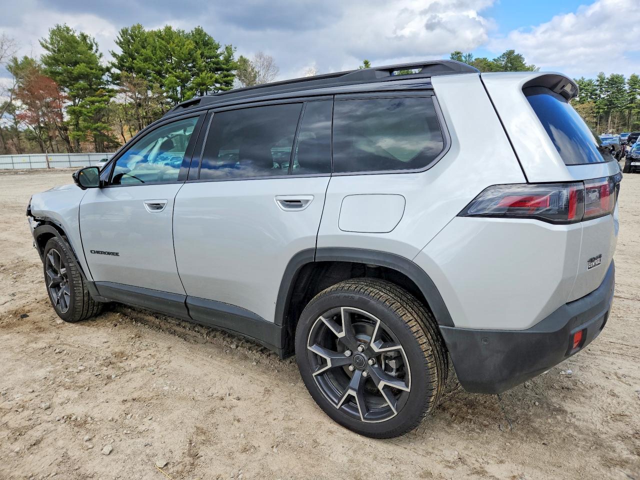 2026 Jeep Cherokee Overland Silver vin: 3C4PJMC23TT197897