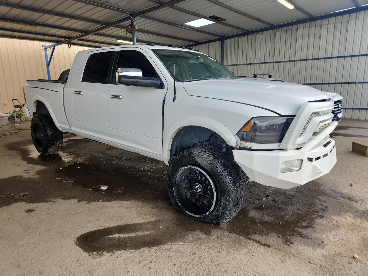 2012 Dodge Ram 3500 Laramie White vin: 3C63D3ML8CG213051 Damage: Right Front Door, Dent(S) W/ Paint Dmg, > 12 Inches