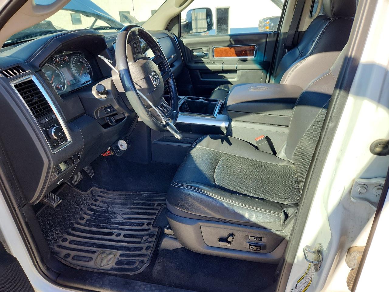 2012 Dodge Ram 3500 Laramie White vin: 3C63DRJL3CG170844