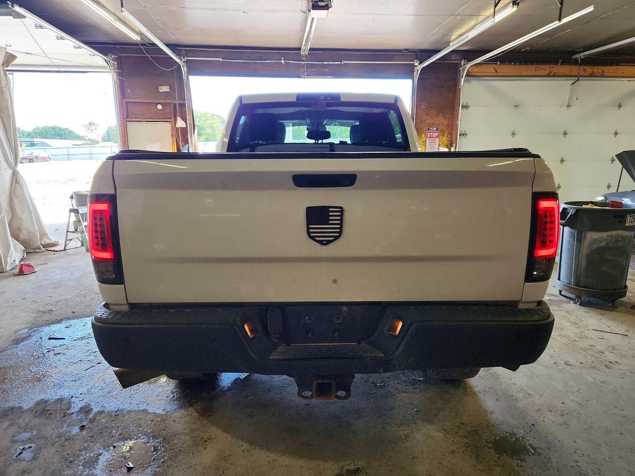2015 Ram 3500 St White vin: 3C63R3CJ9FG609818