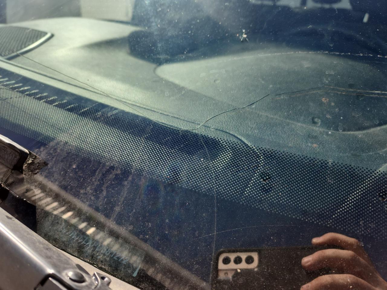 2023 Ram 3500 Tradesman White vin: 3C63R3CLXPG581272 Damage: Windshield, Broken, Replacement Required