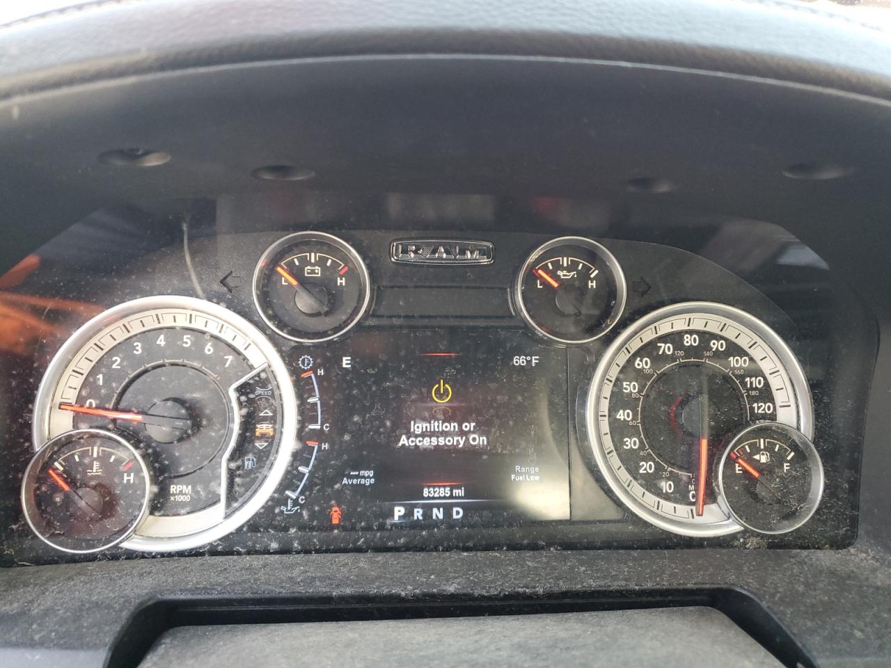 2015 Ram 3500 Laramie Burgundy vin: 3C63R3EJ2FG688536