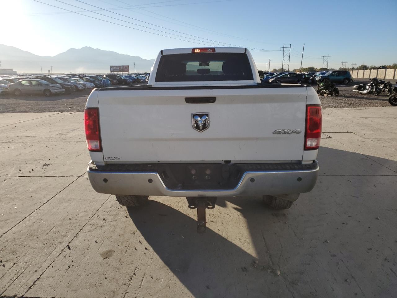 2018 Ram 3500 St White vin: 3C63R3GL6JG407751