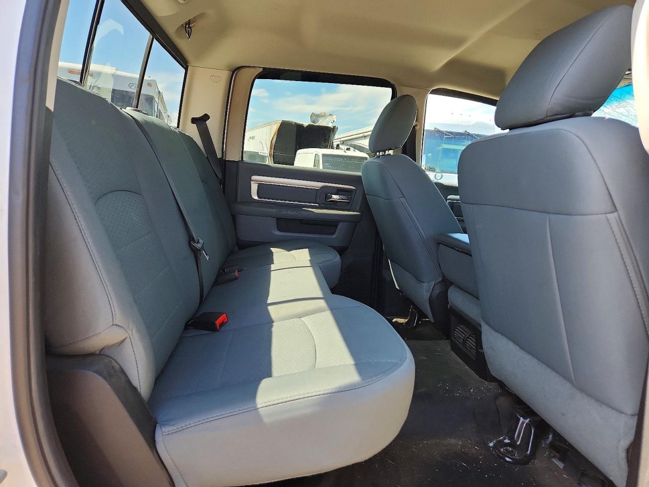 2014 Ram 3500 Slt White vin: 3C63R3HT9EG239673