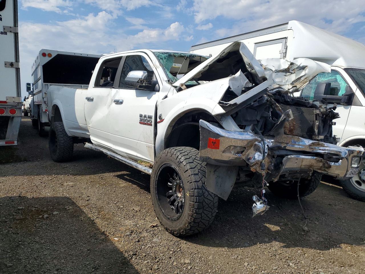 2014 Ram 3500 Laramie White vin: 3C63R3JL6EG255811