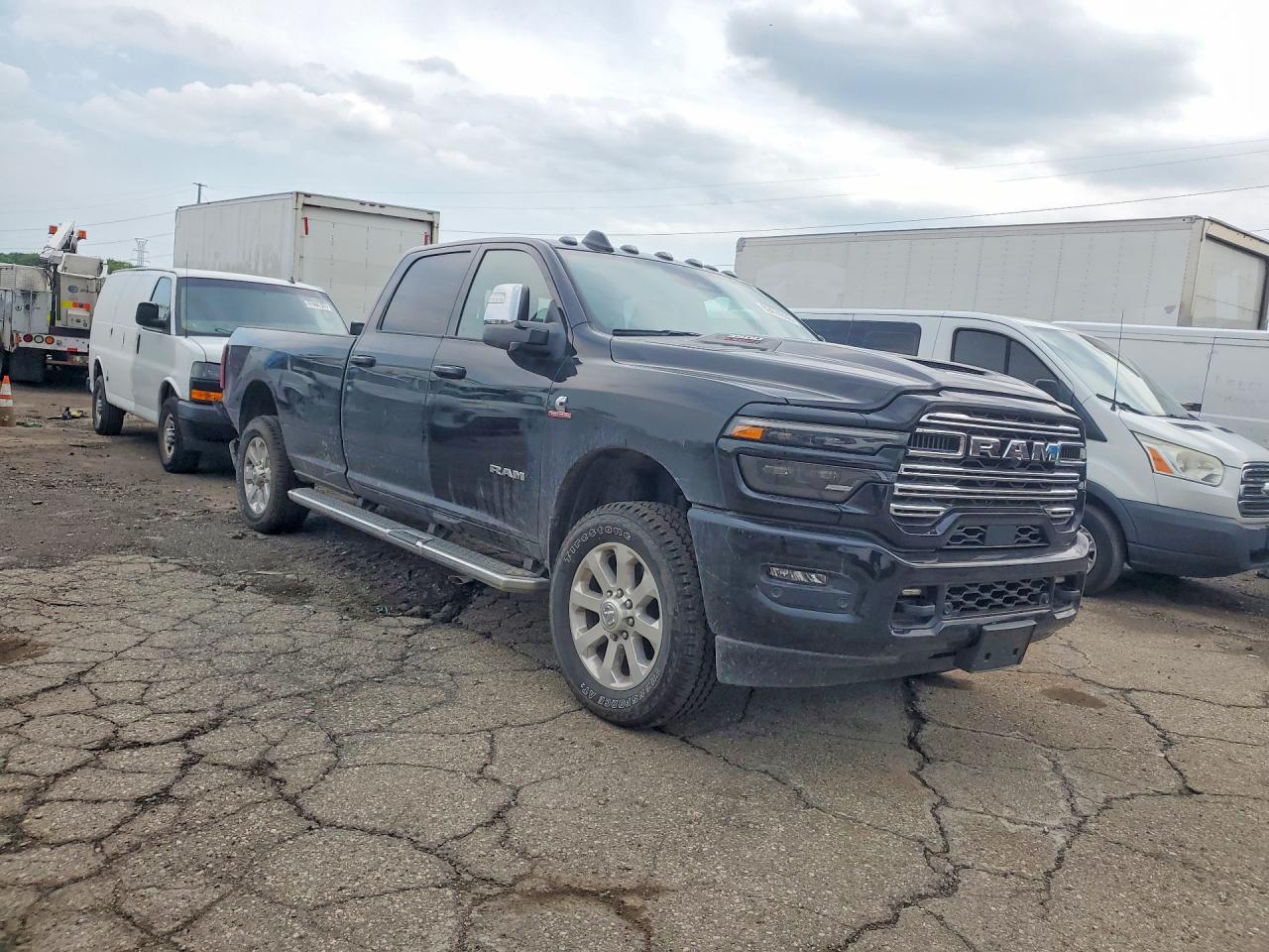 2026 Ram 3500 Laramie Black vin: 3C63R3JLXTG167065