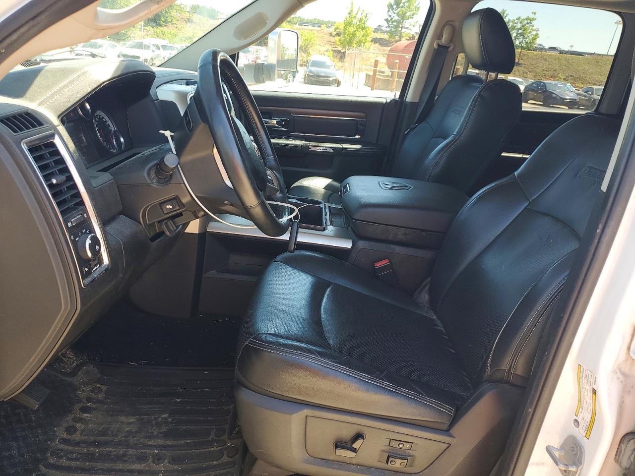 2014 Ram 3500 Laramie White vin: 3C63R3ML9EG295103