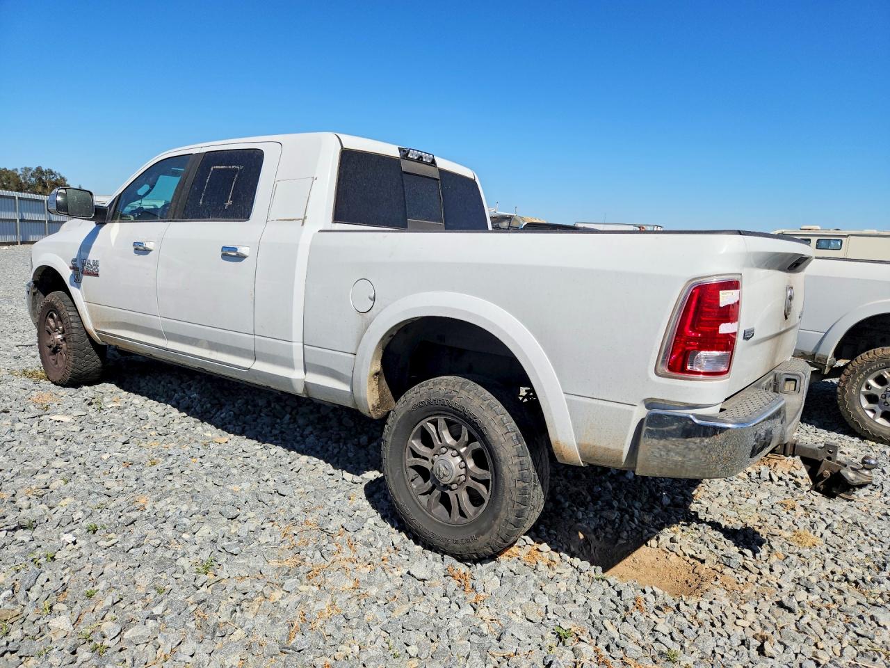 2015 Ram 3500 Laramie White vin: 3C63R3MLXFG616826