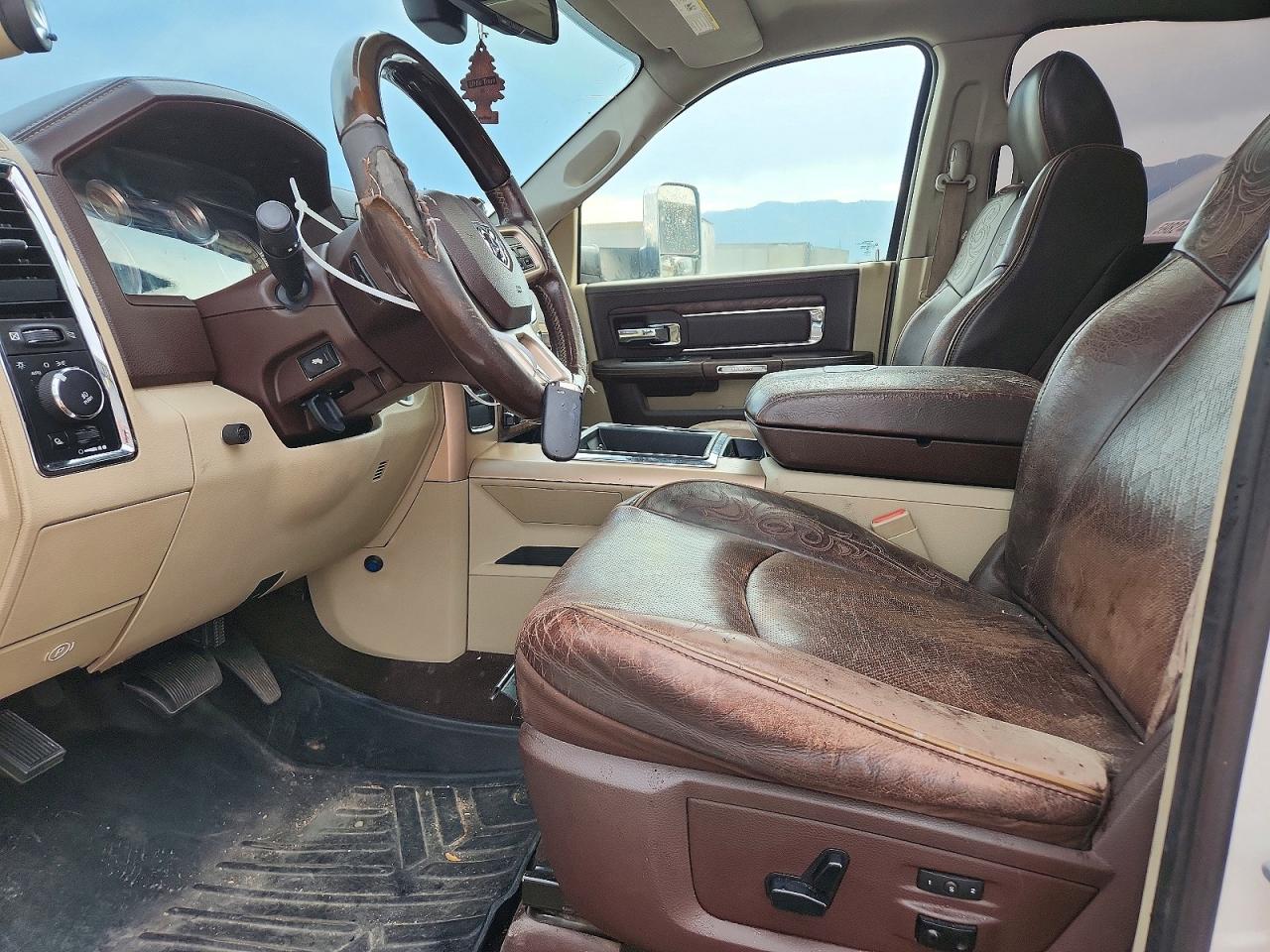 2014 Ram 3500 Longhorn White vin: 3C63R3NL0EG142656
