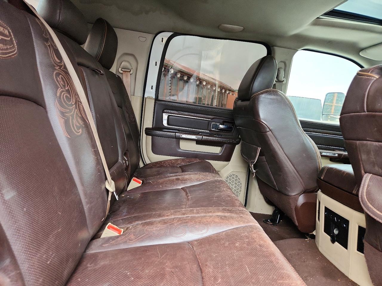 2014 Ram 3500 Longhorn White vin: 3C63R3NL0EG142656