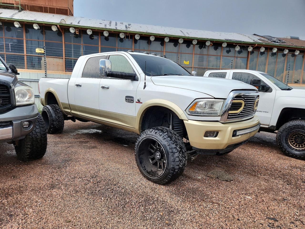 2014 Ram 3500 Longhorn White vin: 3C63R3NL0EG142656