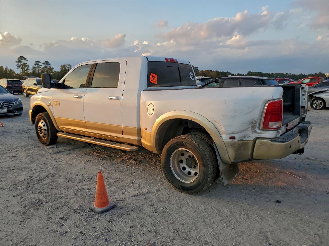 2015 Ram 3500 Longh White vin: 3C63RPNL3FG661273