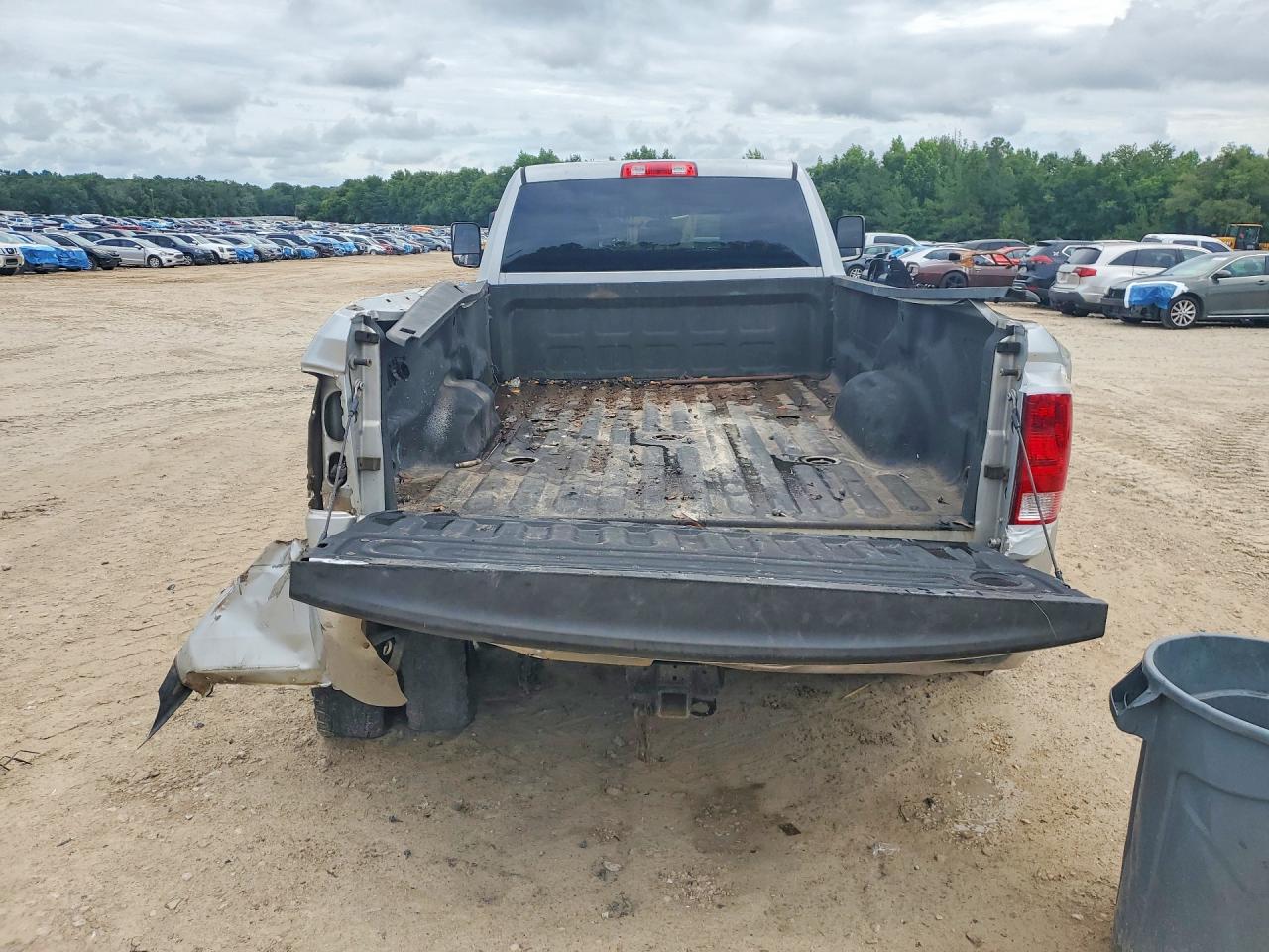 2015 Ram 3500 St Silver vin: 3C63RRGL7FG648289