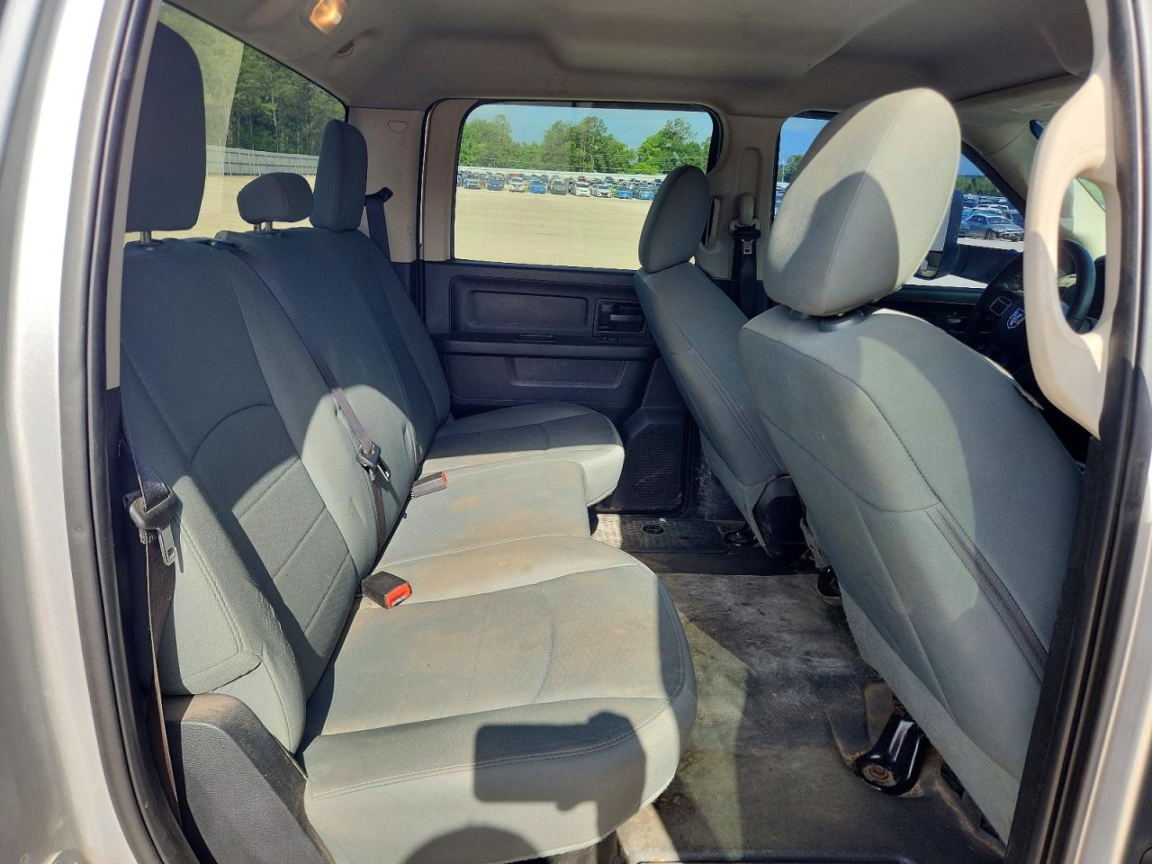 2015 Ram 3500 St Silver vin: 3C63RRGL7FG648289