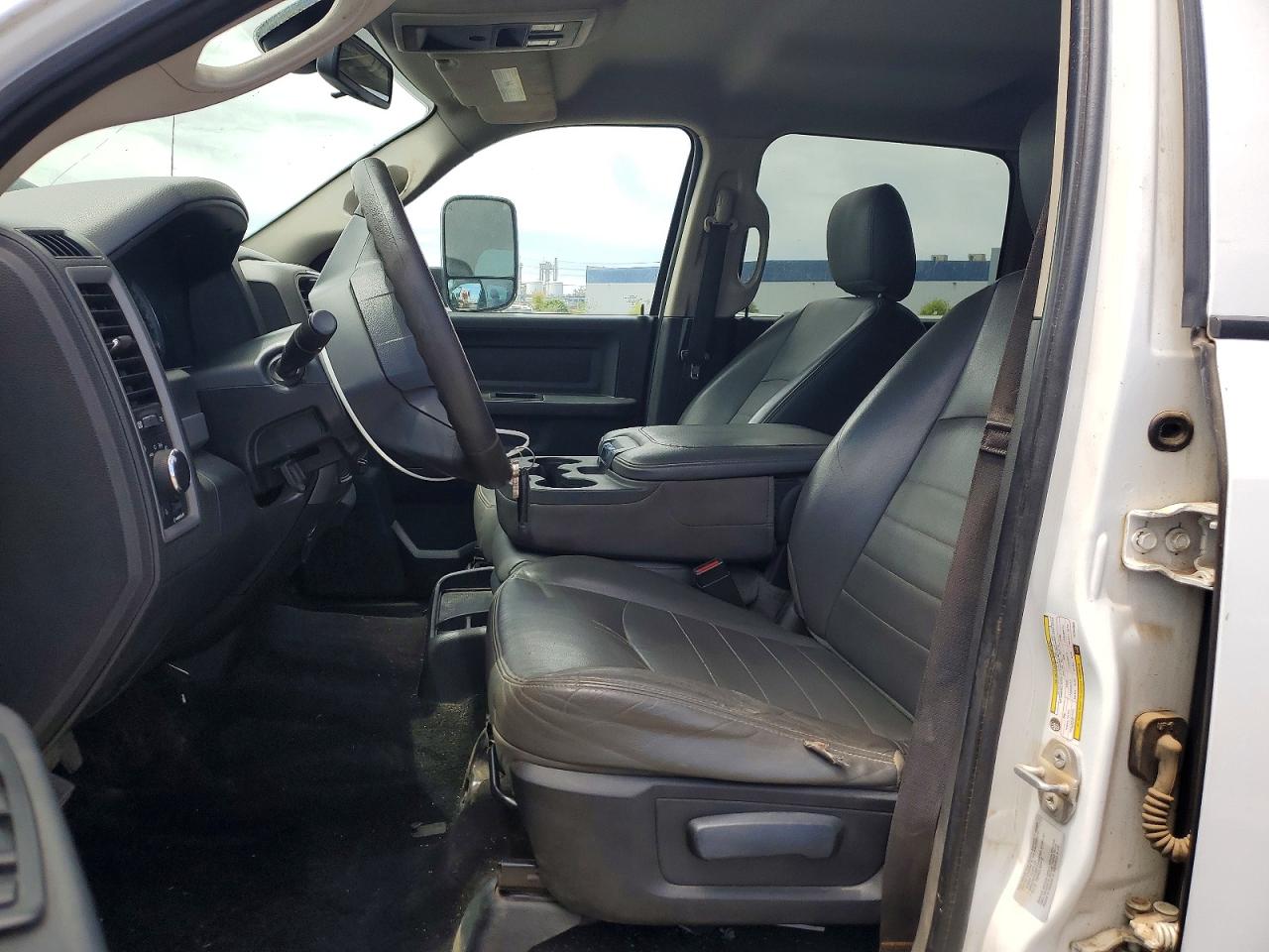 2015 Ram 3500 St White vin: 3C63RRGL8FG702585
