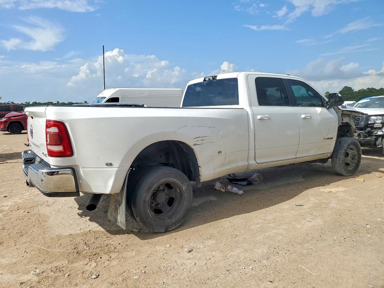 2021 Ram 3500 Big Horn White vin: 3C63RRHL4MG550672