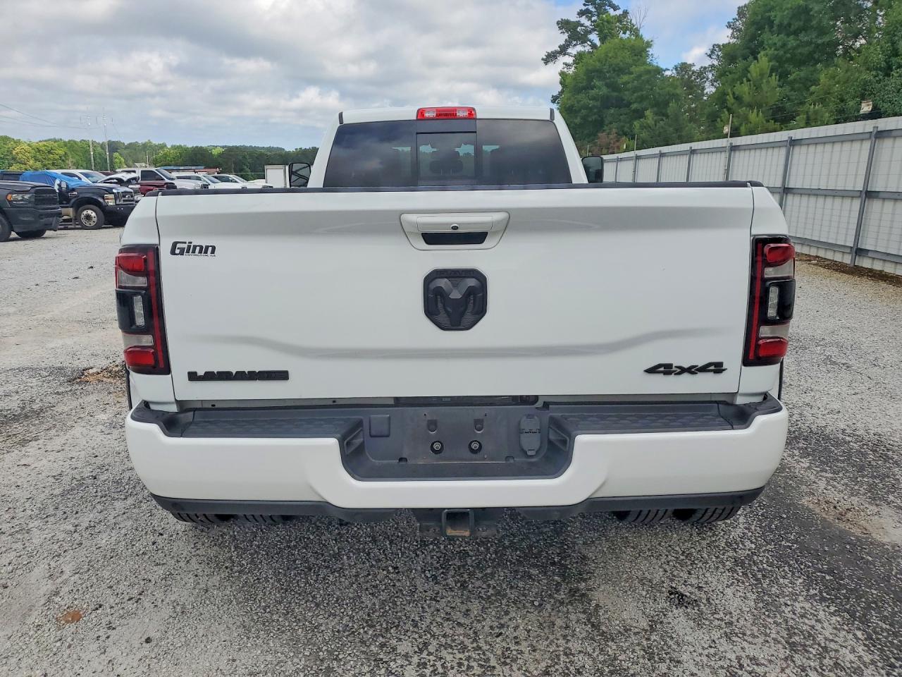 2022 Ram 3500 White vin: 3C63RRJL1NG415712