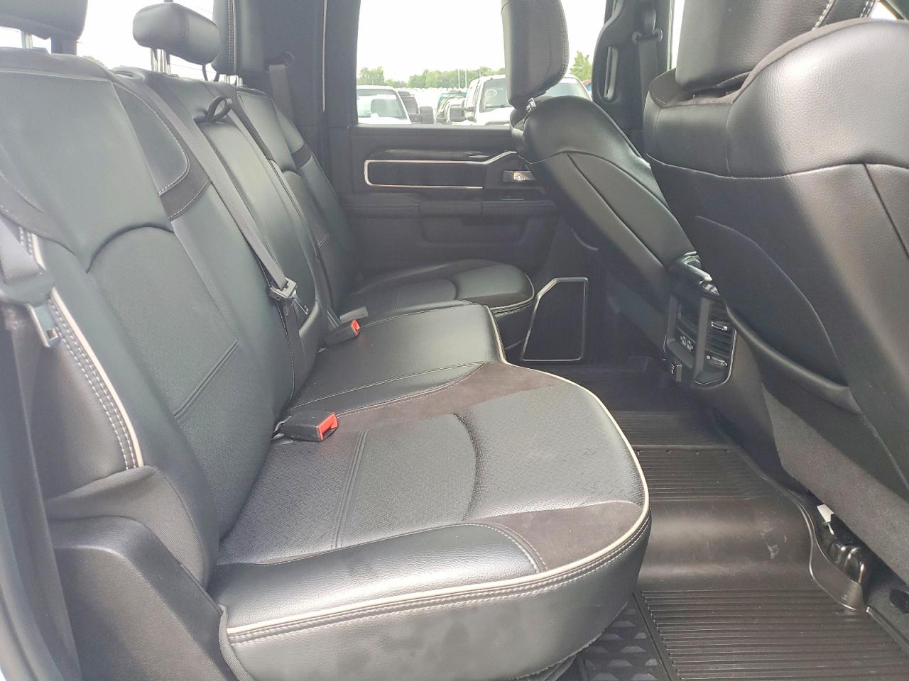 2022 Ram 3500 White vin: 3C63RRJL1NG415712