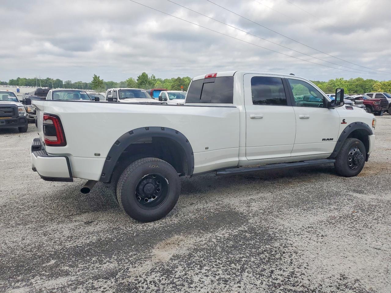 2022 Ram 3500 White vin: 3C63RRJL1NG415712