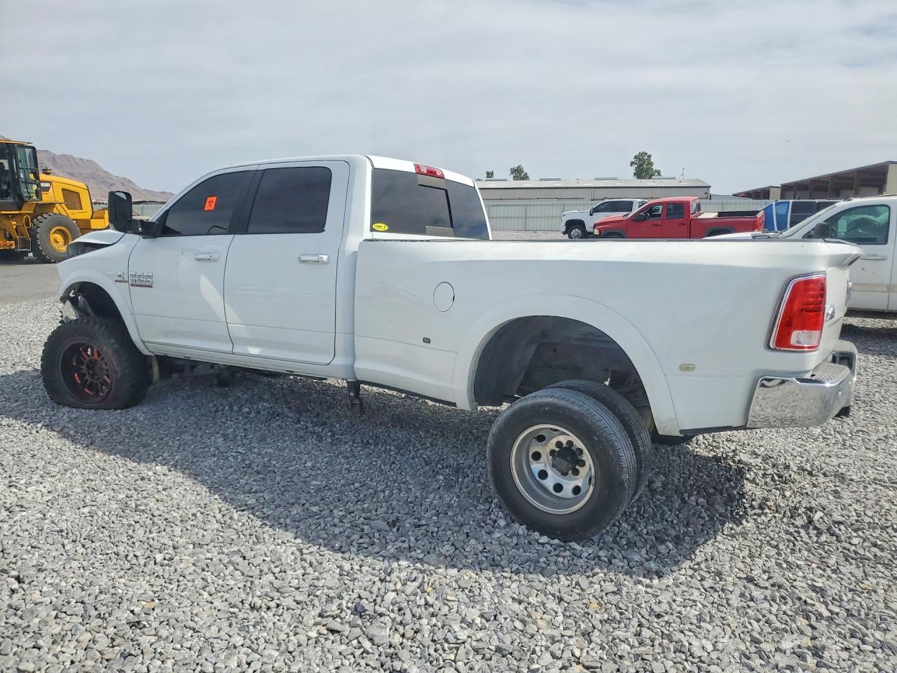 2017 Ram 3500 Laramie Белый vin: 3C63RRJL5HG513677