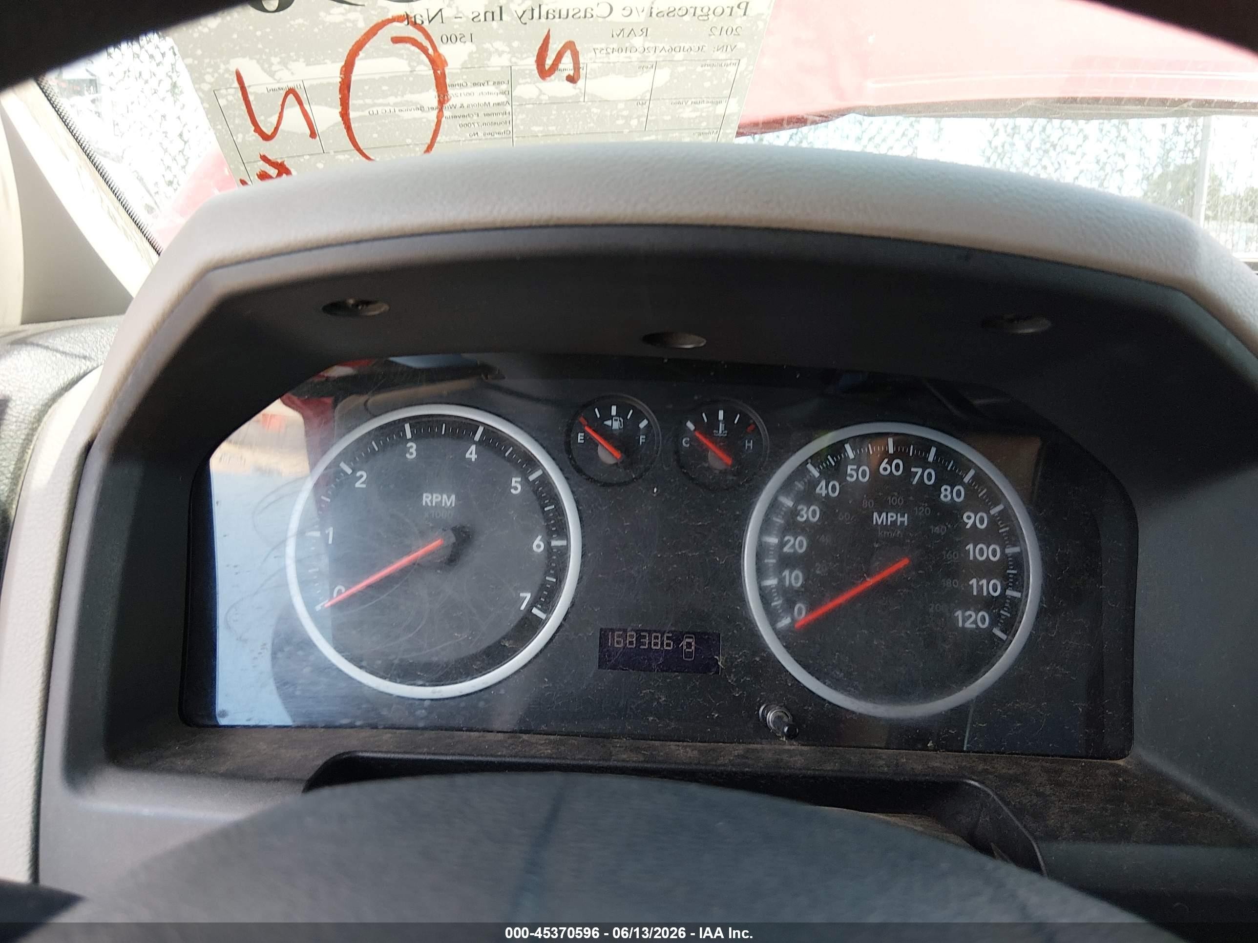 2012 Ram 1500 St Red vin: 3C6JD6AT2CG104257