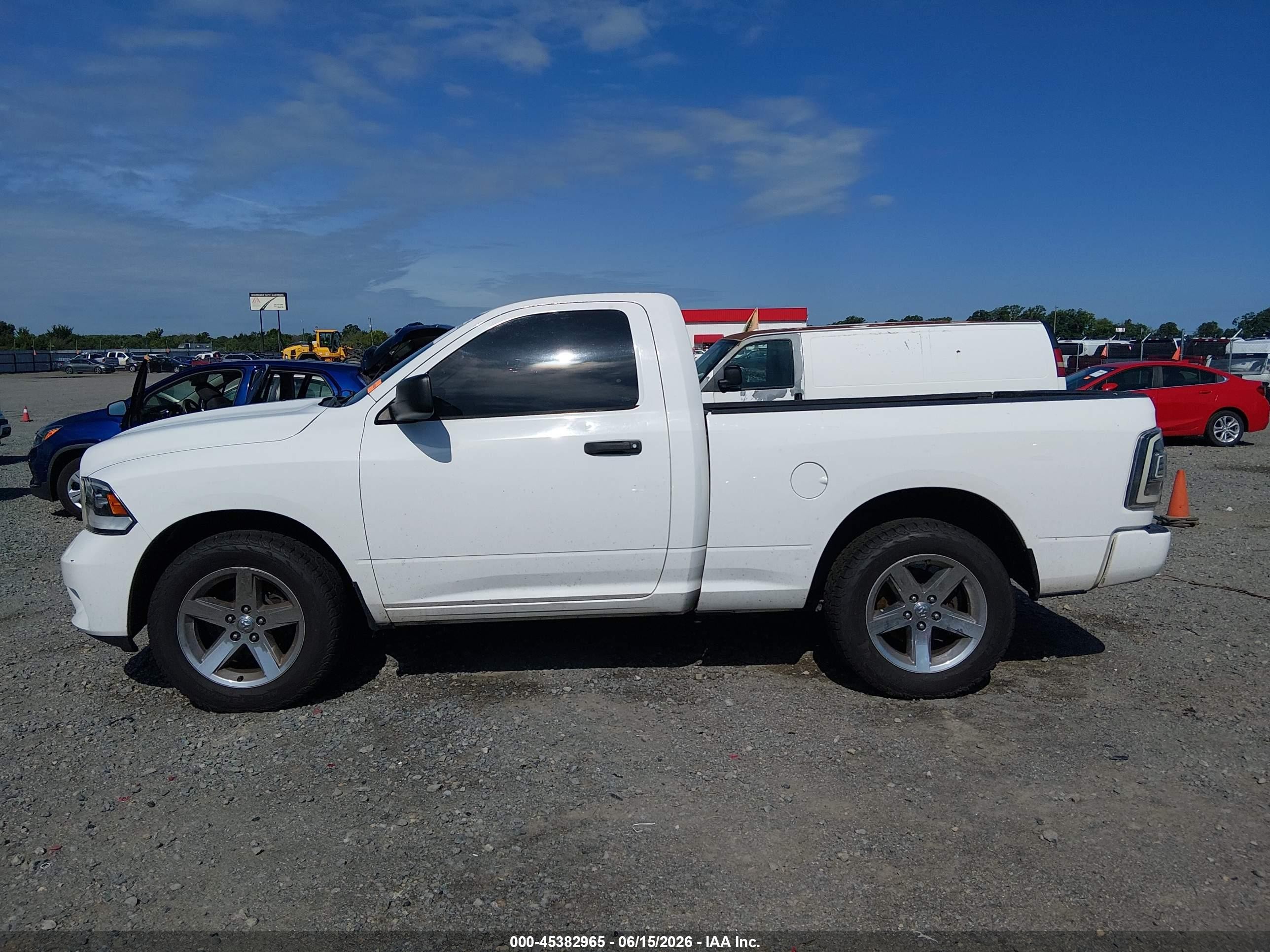 2012 Ram 1500 St White vin: 3C6JD6AT3CG239747