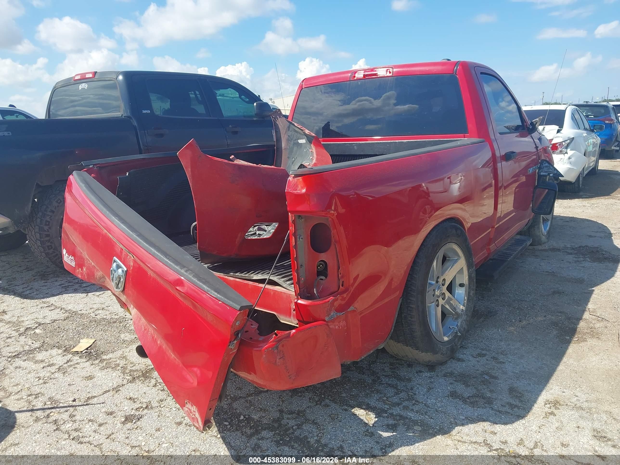 2012 Ram 1500 St Red vin: 3C6JD6AT9CG193308